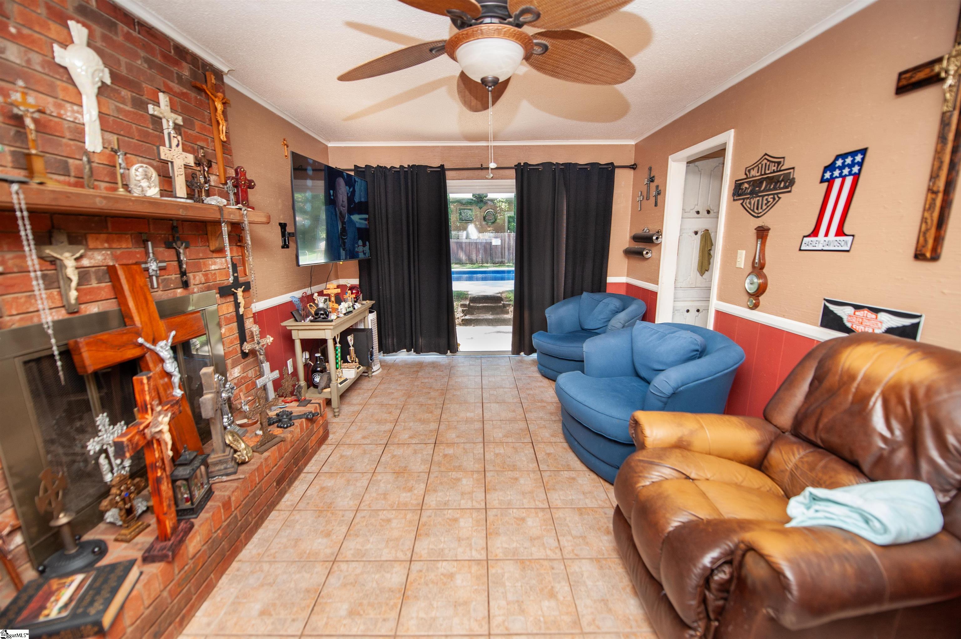 304 Hampshire Court Spartanburg, SC 29301
