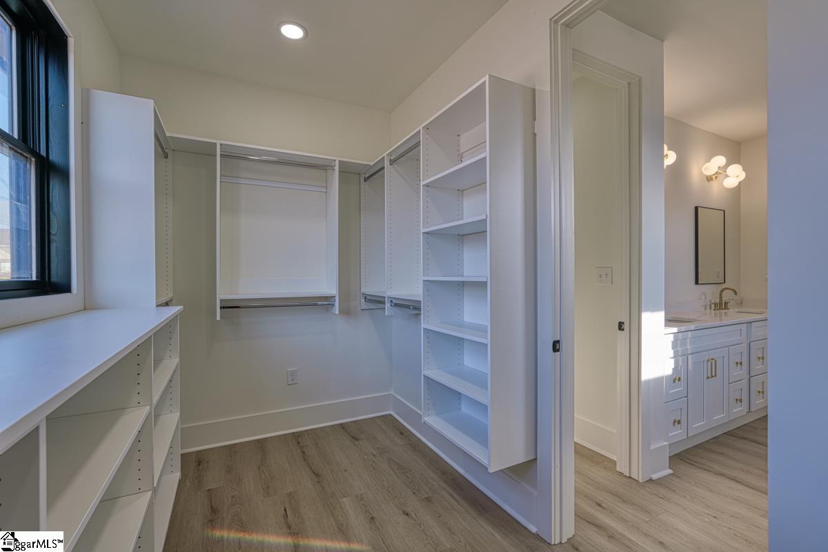 938 Benchmark Drive Wellford, SC 29385