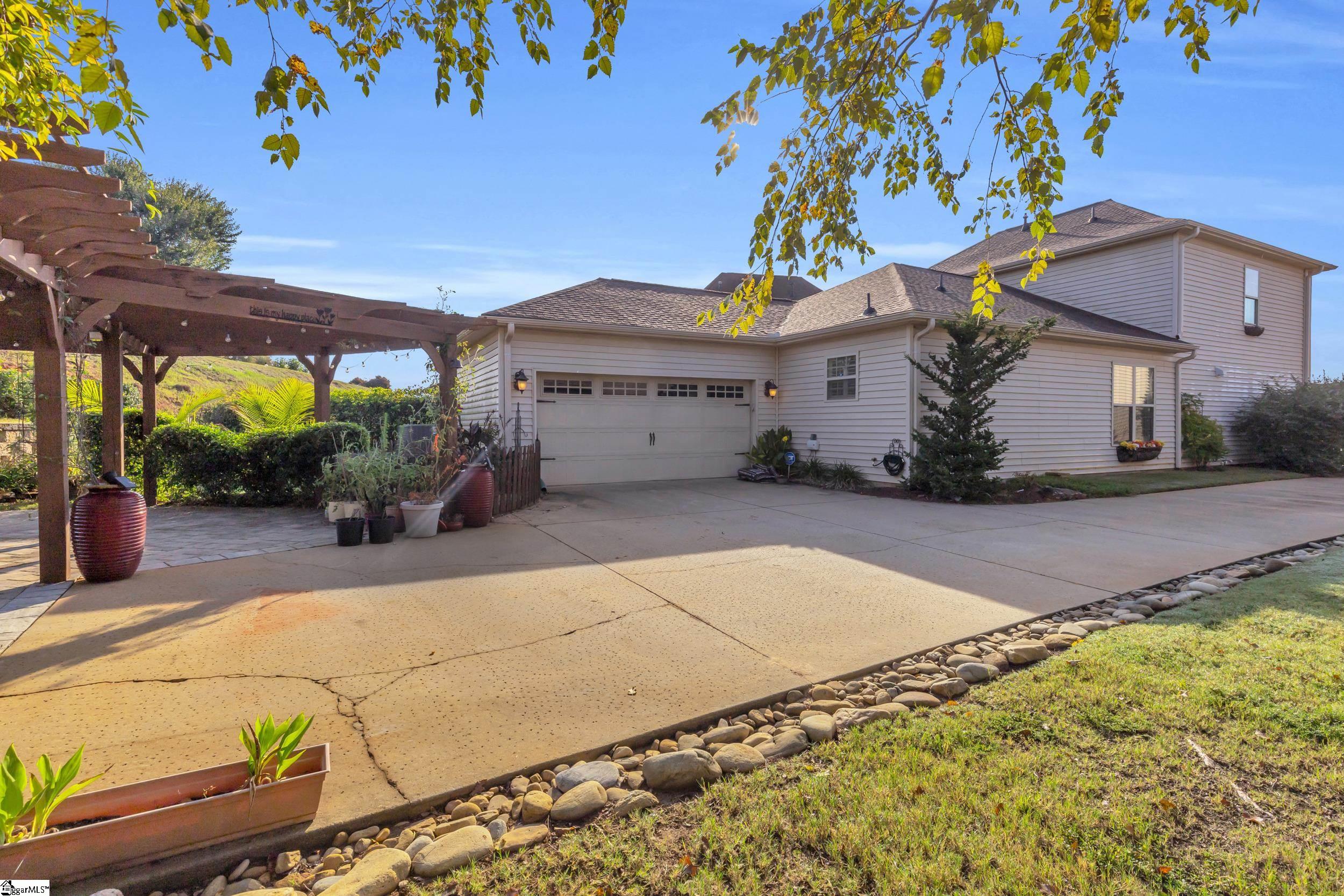 105 Bur Oak Drive Taylors, SC 29687-4631