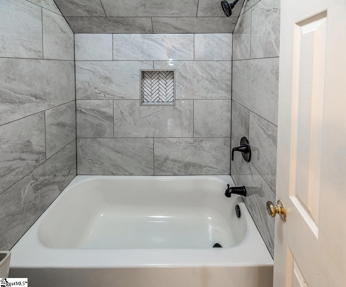 32 English Oak Road Simpsonville, SC 29681