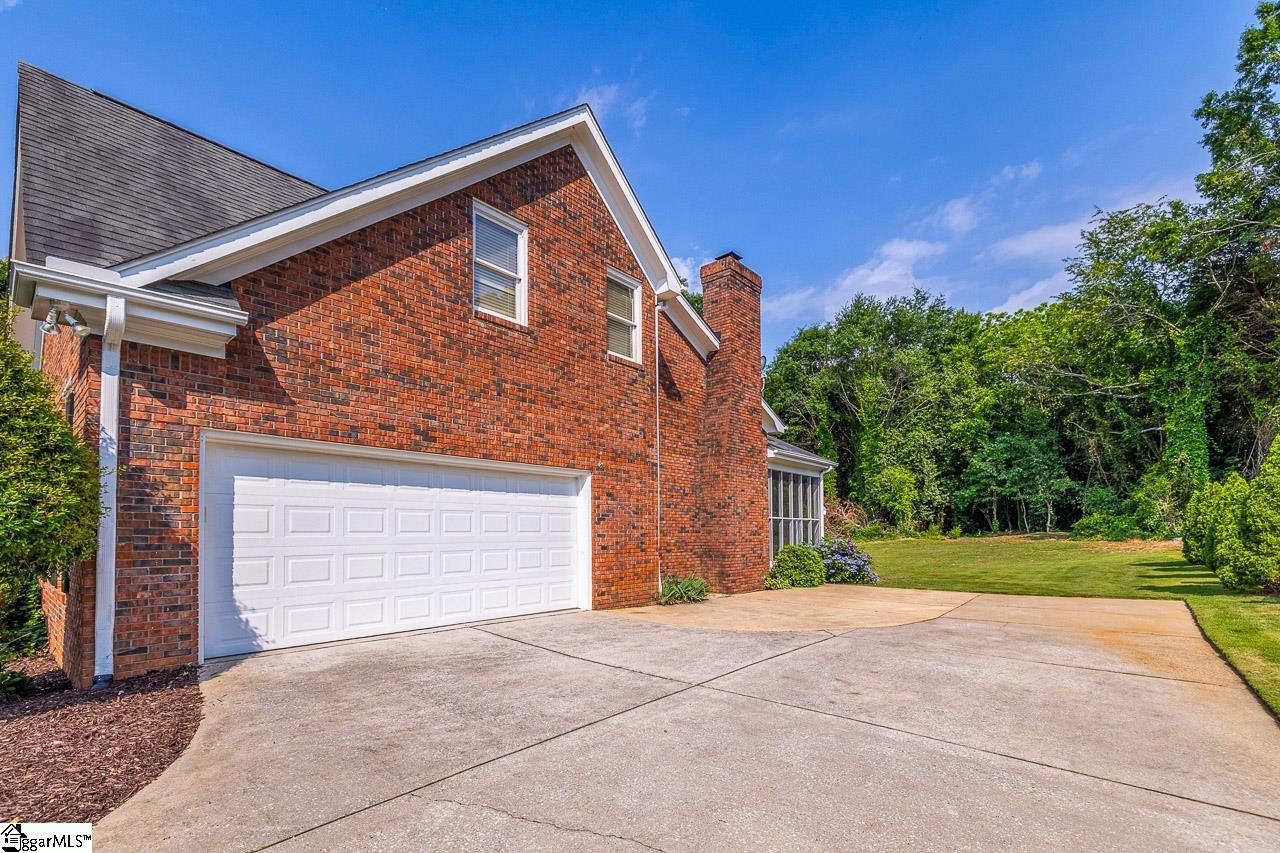 32 English Oak Road Simpsonville, SC 29681