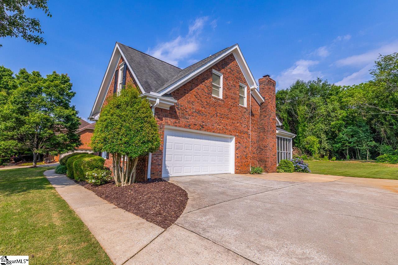 32 English Oak Road Simpsonville, SC 29681