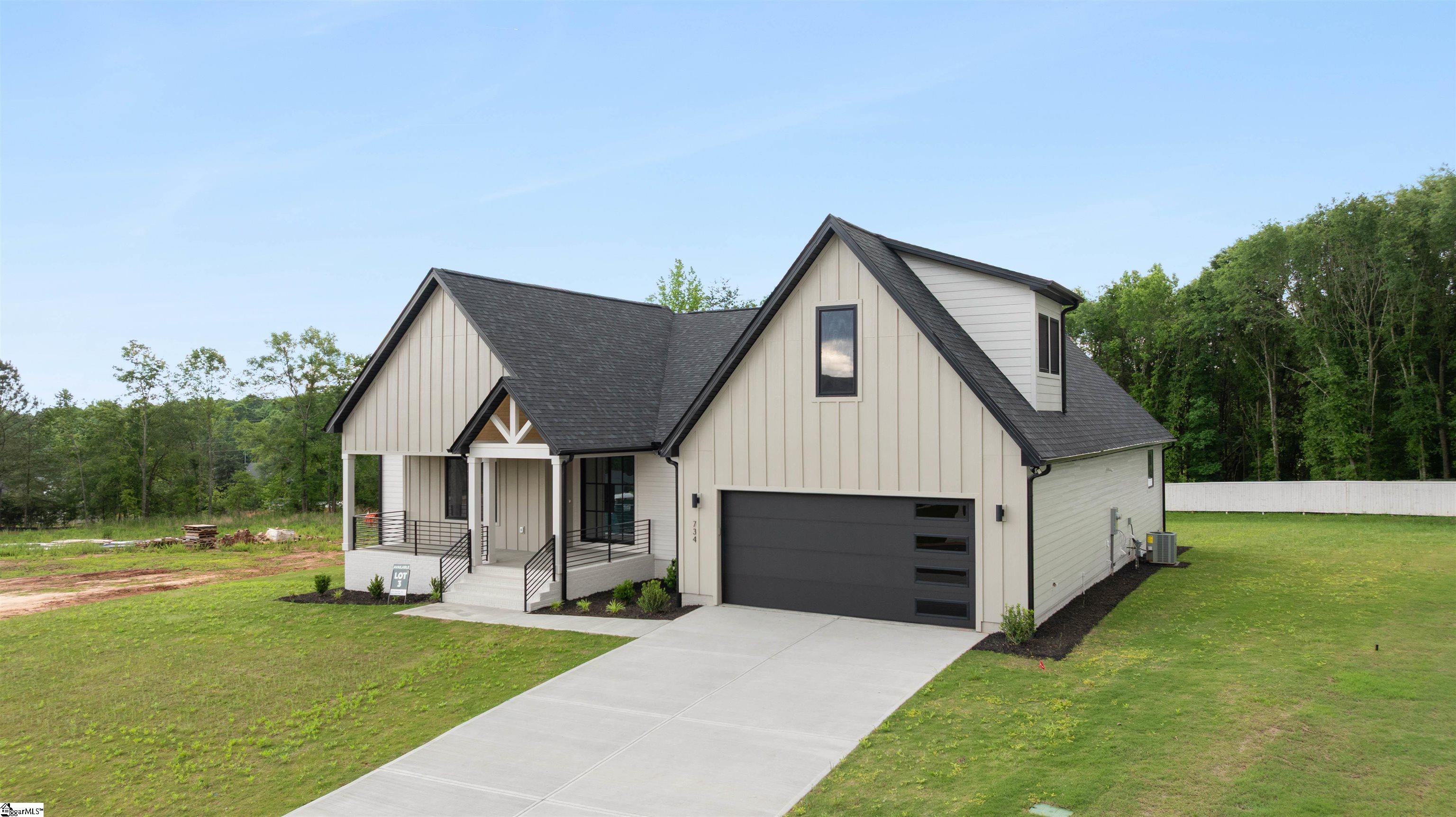 734 New South Court Wellford, SC 29385