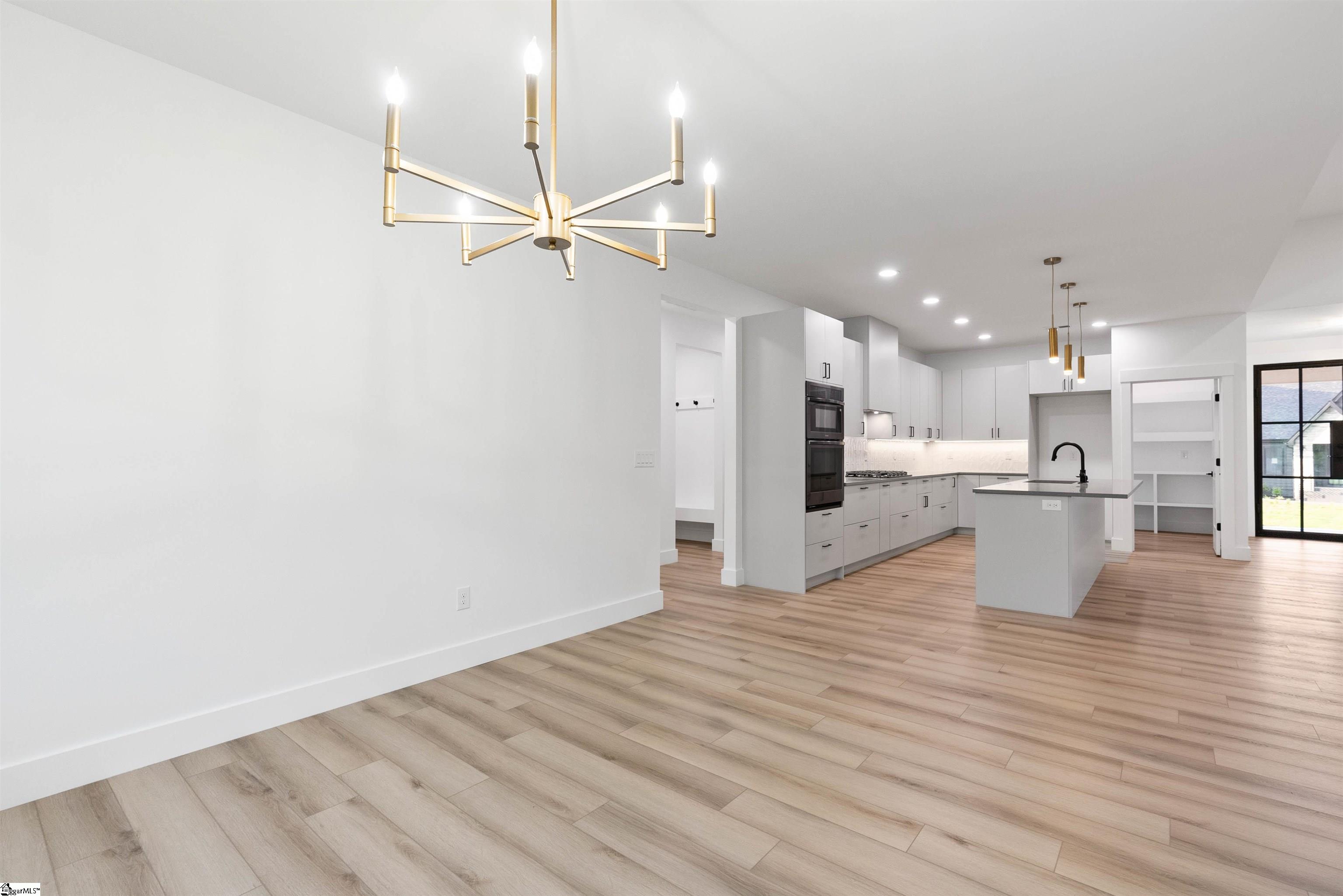 734 New South Court Wellford, SC 29385