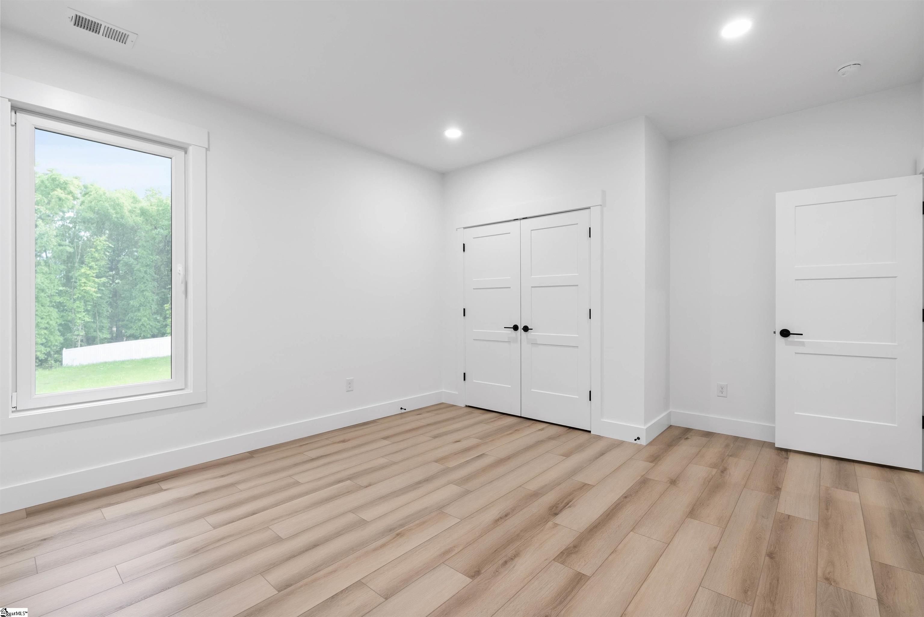 734 New South Court Wellford, SC 29385