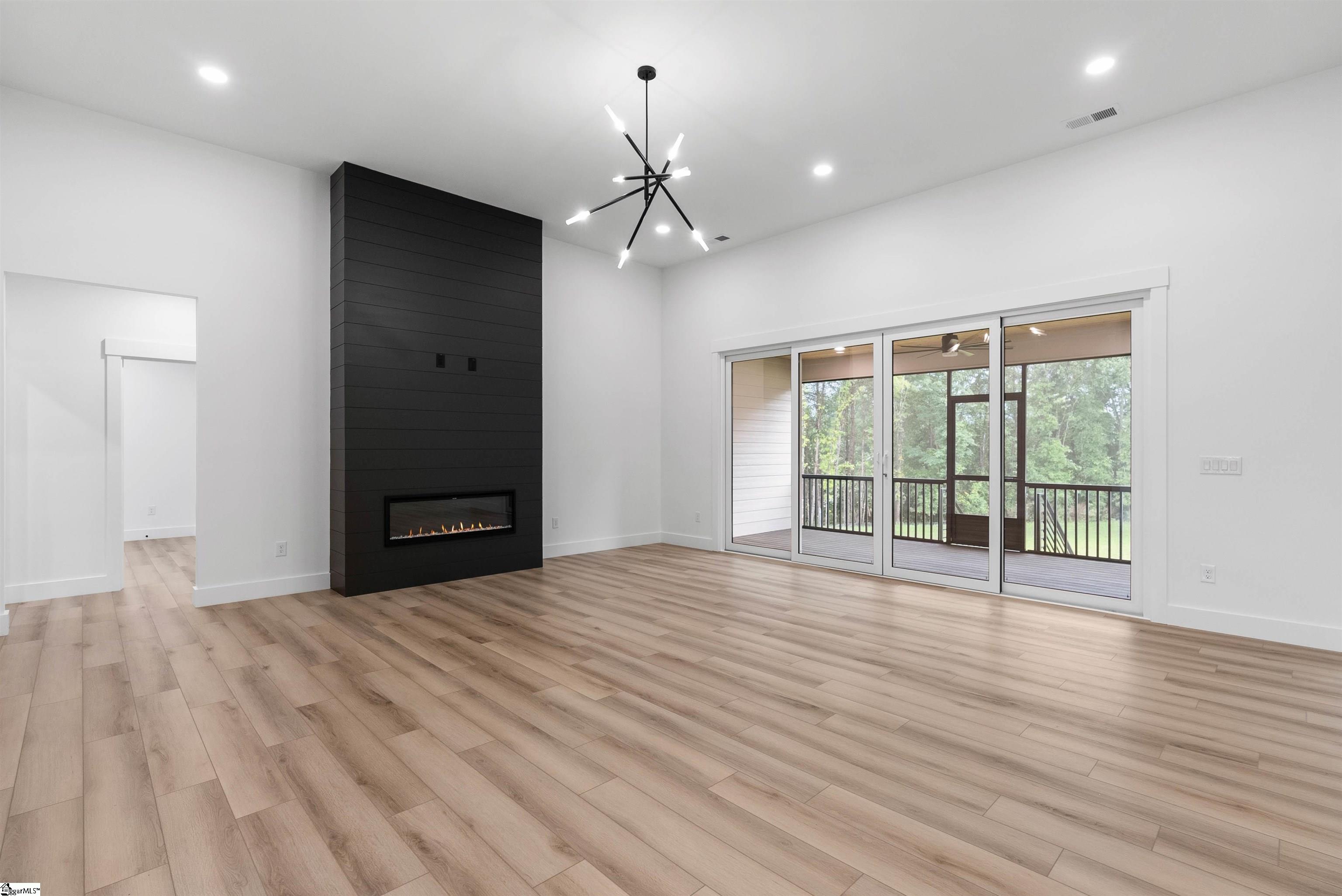 734 New South Court Wellford, SC 29385