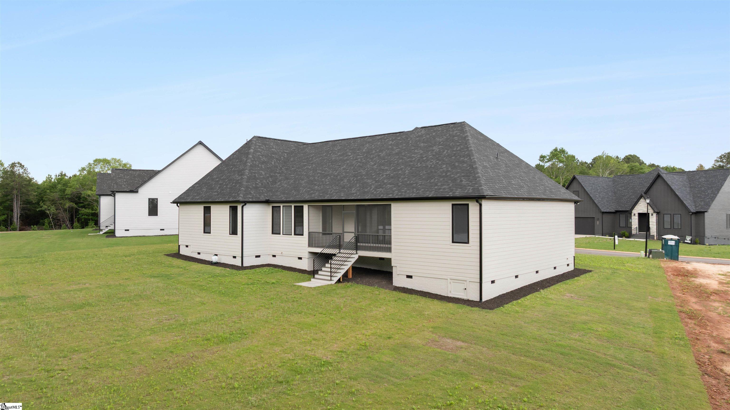 734 New South Court Wellford, SC 29385