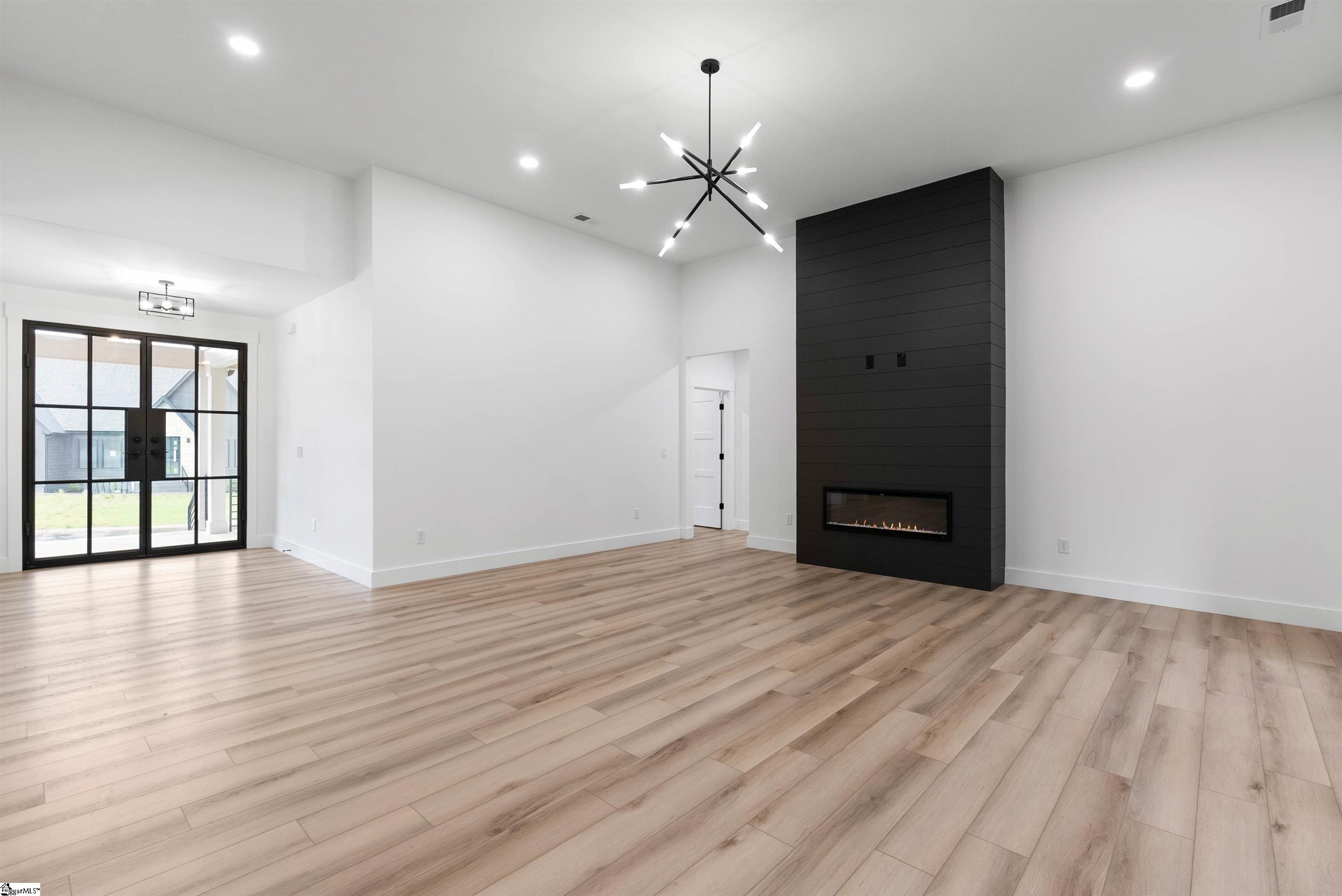 734 New South Court Wellford, SC 29385