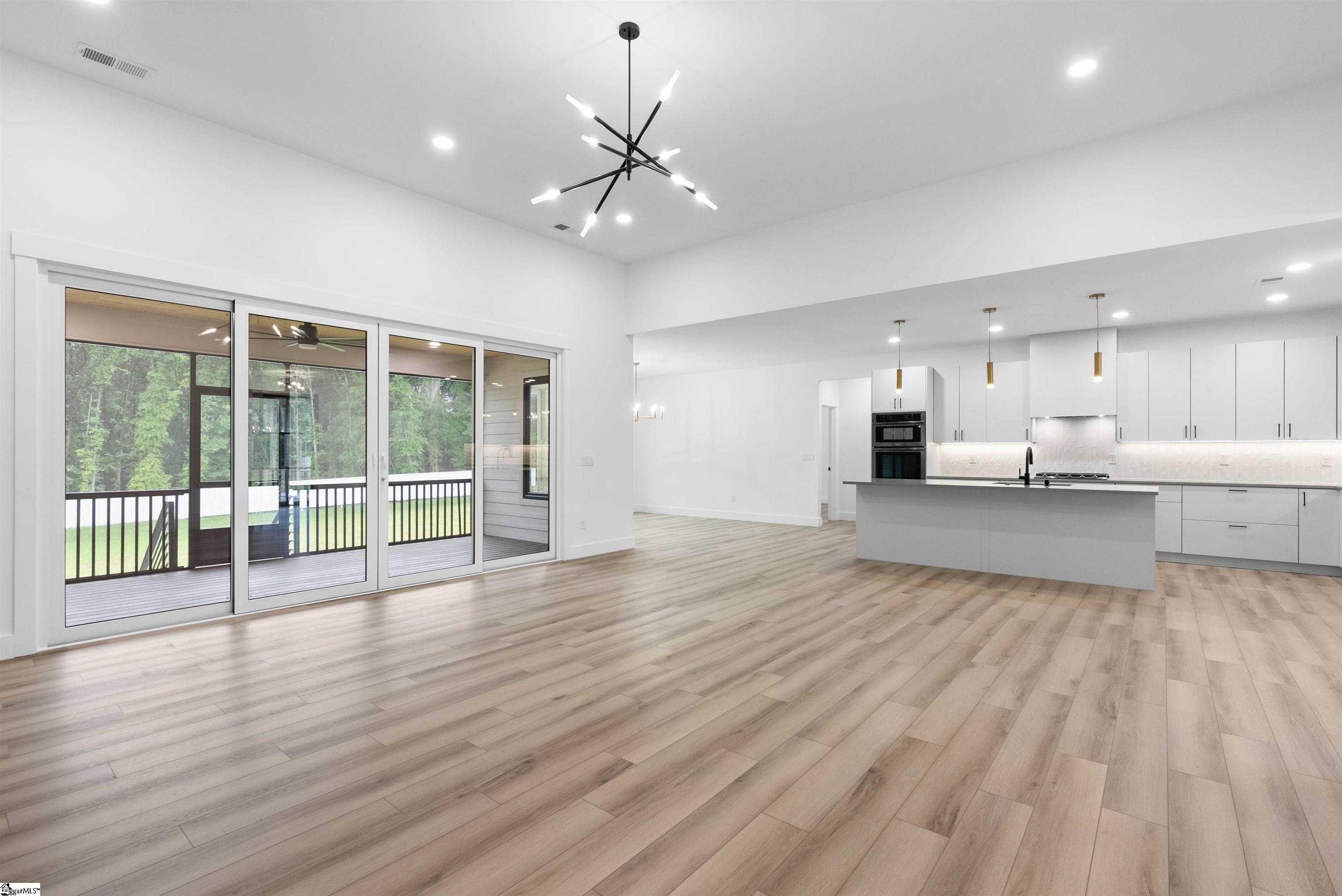 734 New South Court Wellford, SC 29385