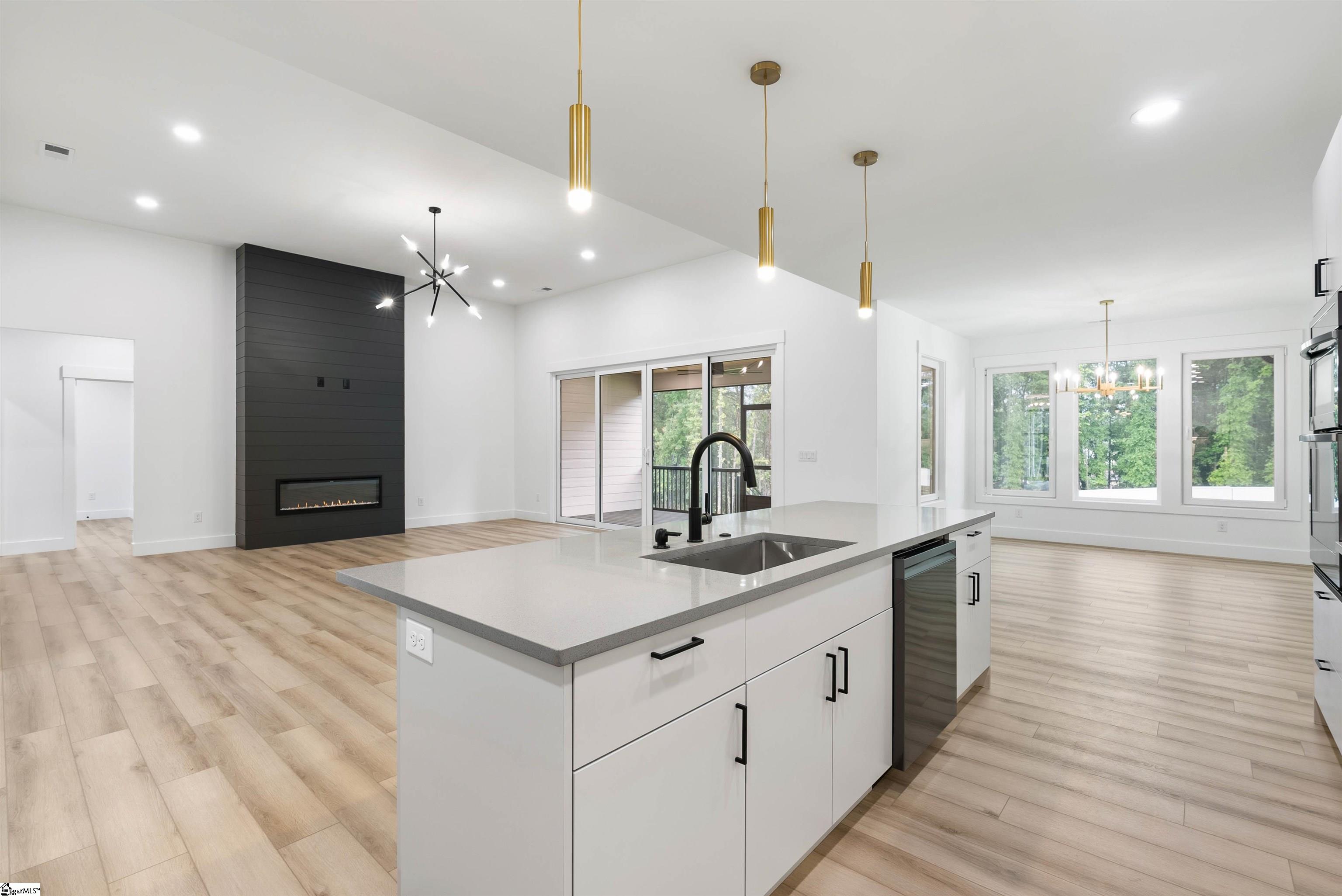 734 New South Court Wellford, SC 29385