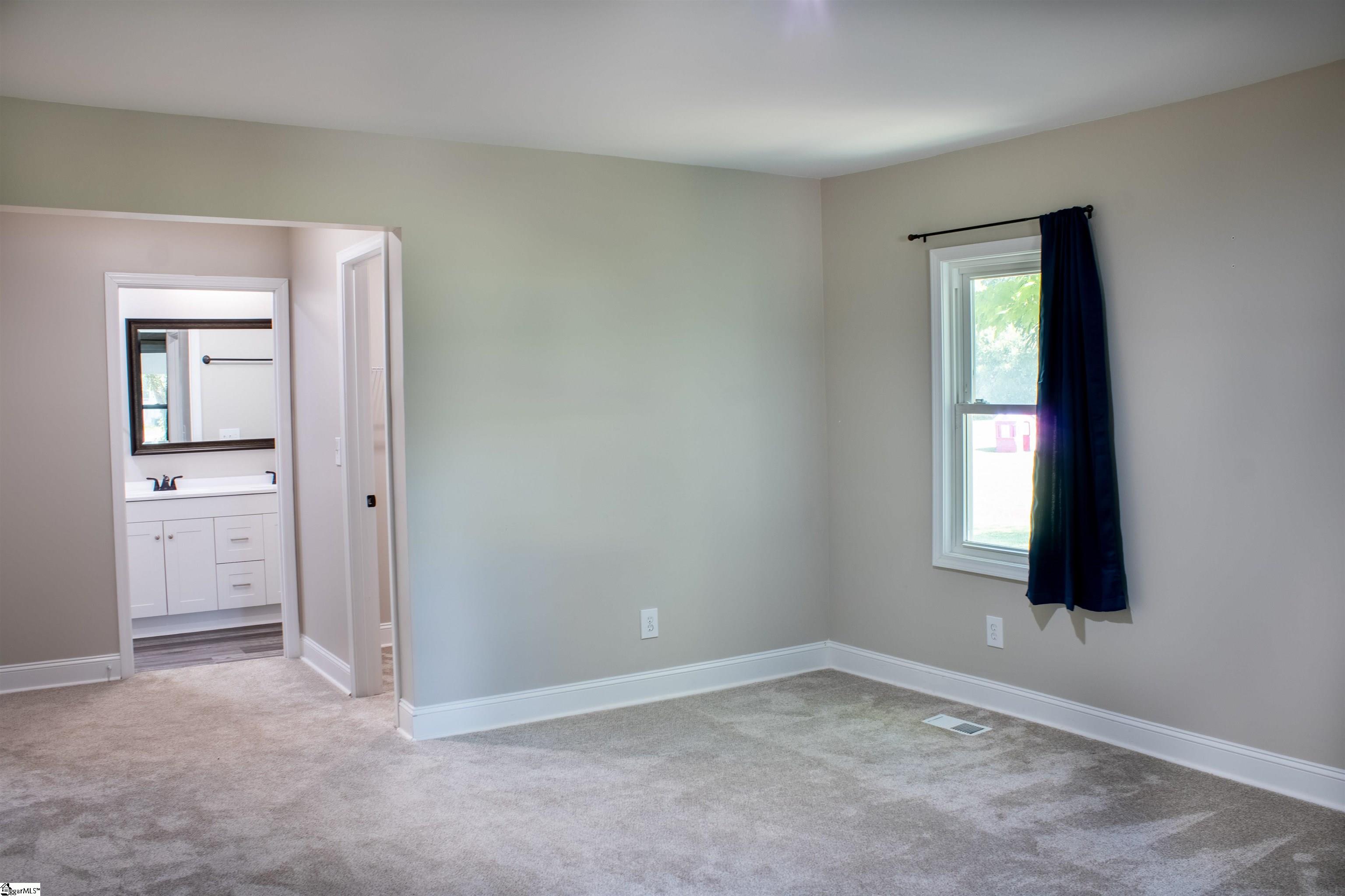 340 W Peachtree Street Woodruff, SC 29388