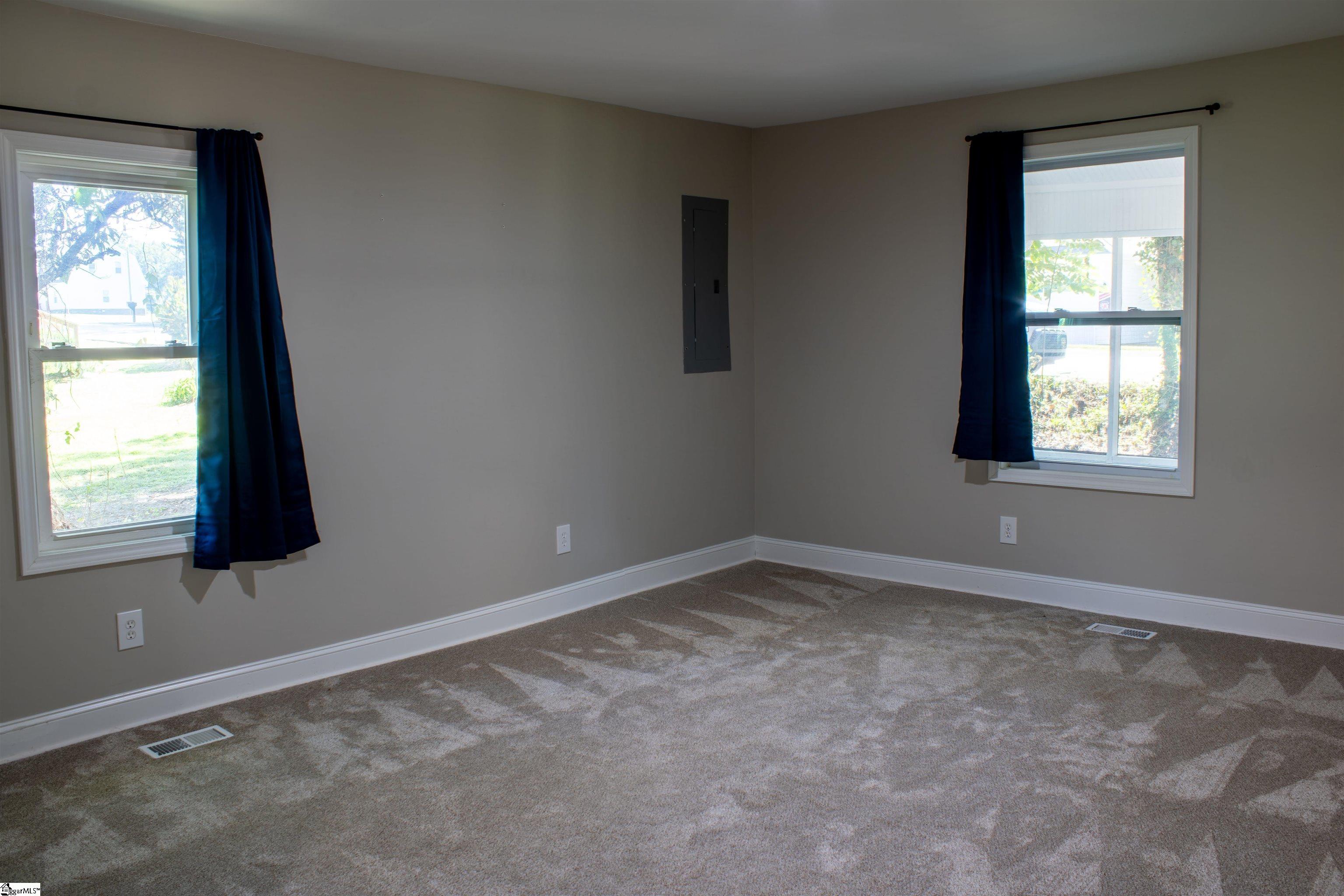 340 W Peachtree Street Woodruff, SC 29388