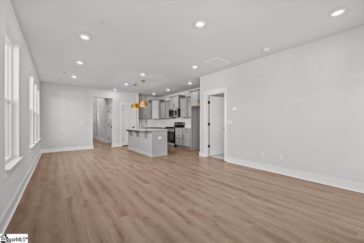 973 Diane Lane Moore, SC 29369