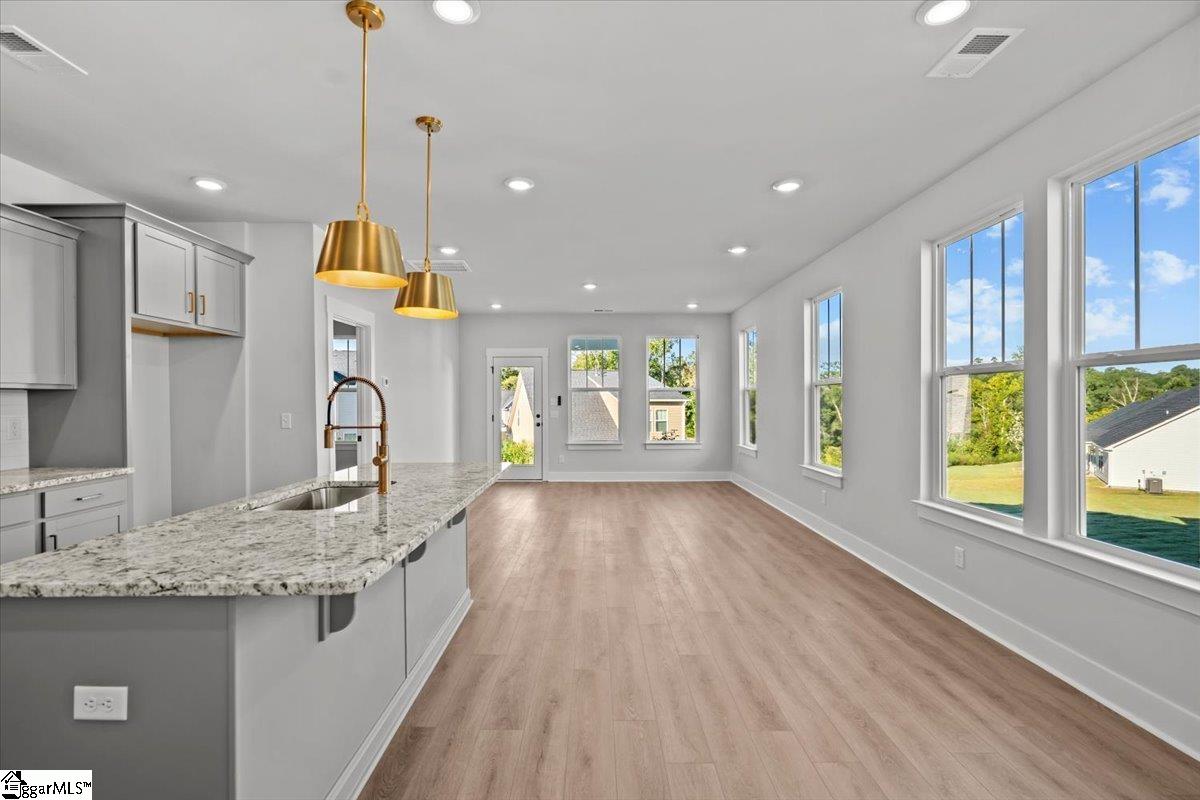 973 Diane Lane Moore, SC 29369