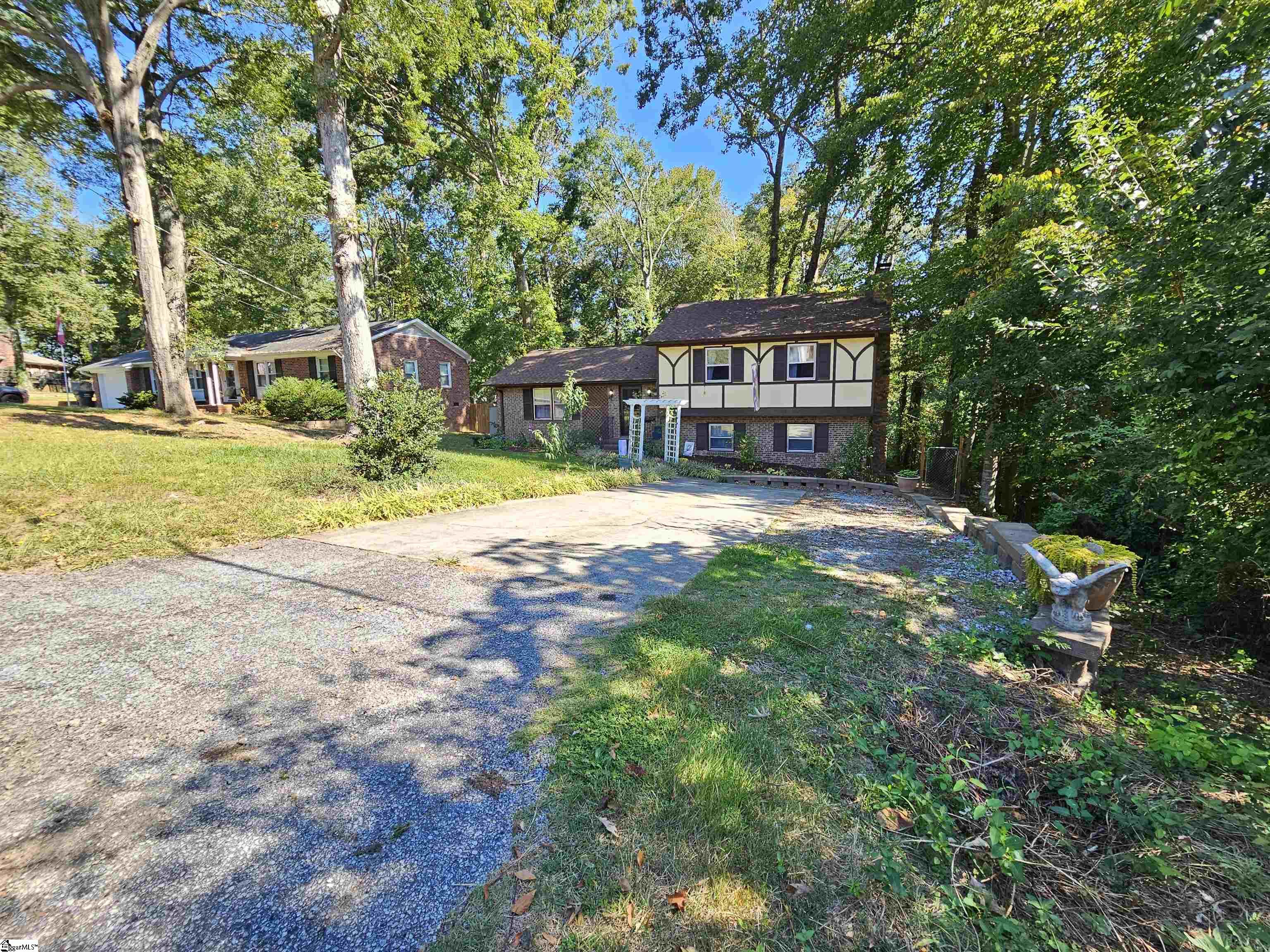 5 Nova Street Taylors, SC 29687-3018