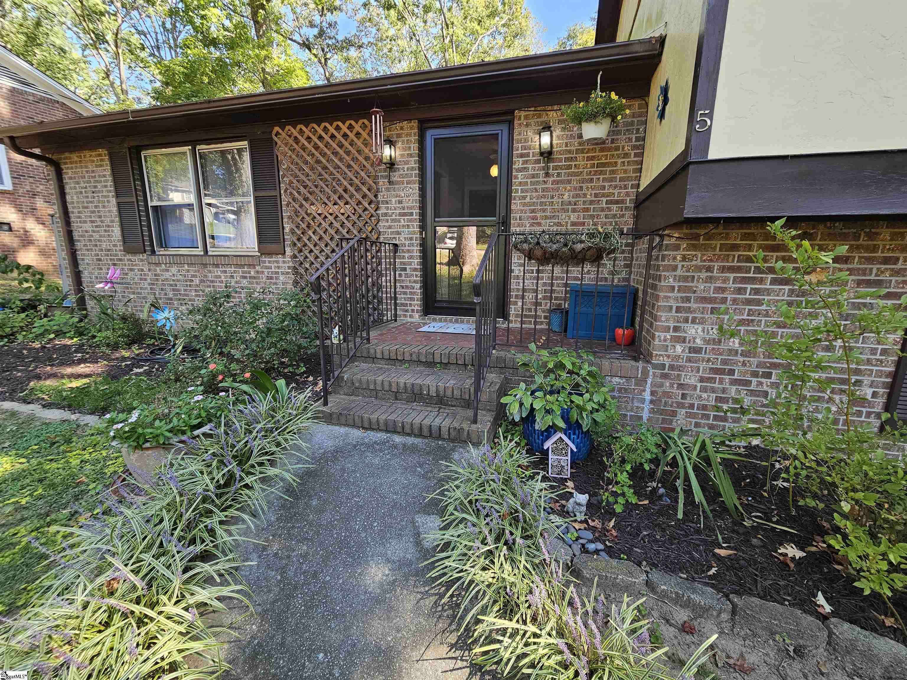 5 Nova Street Taylors, SC 29687-3018