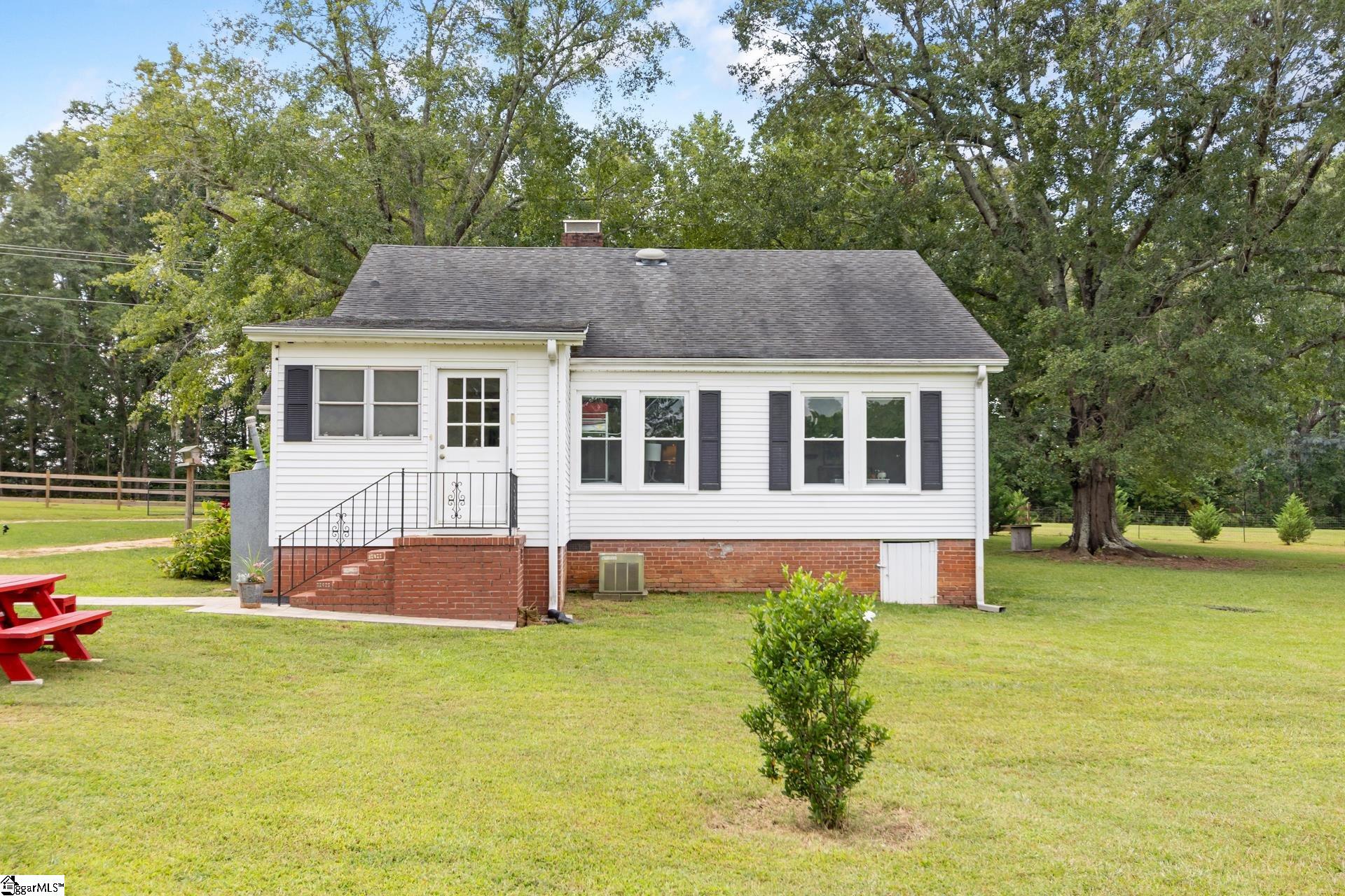 7302 Highway 76 W Laurens, SC 29360