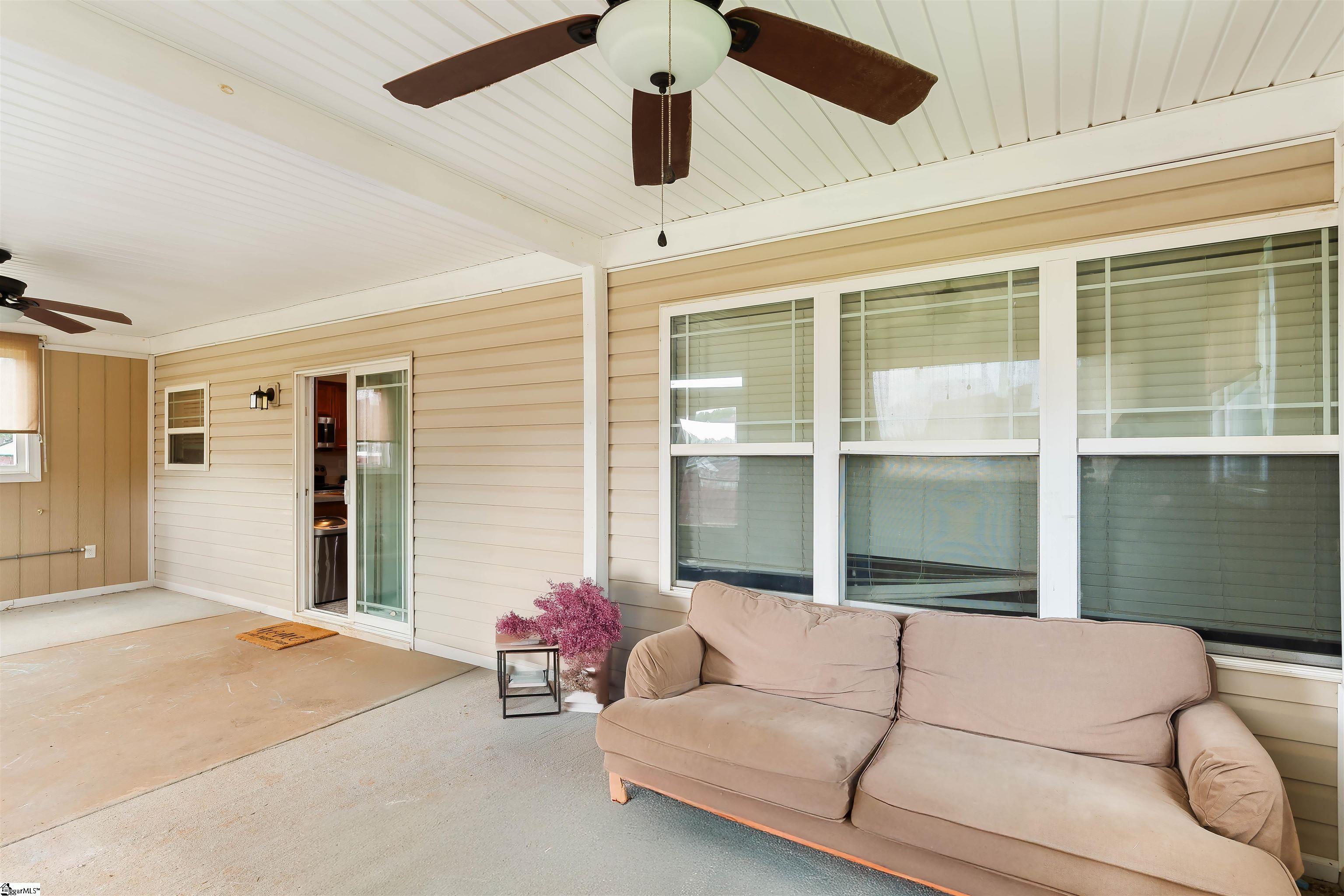 695 Flintrock Drive Boiling Springs, SC 29316