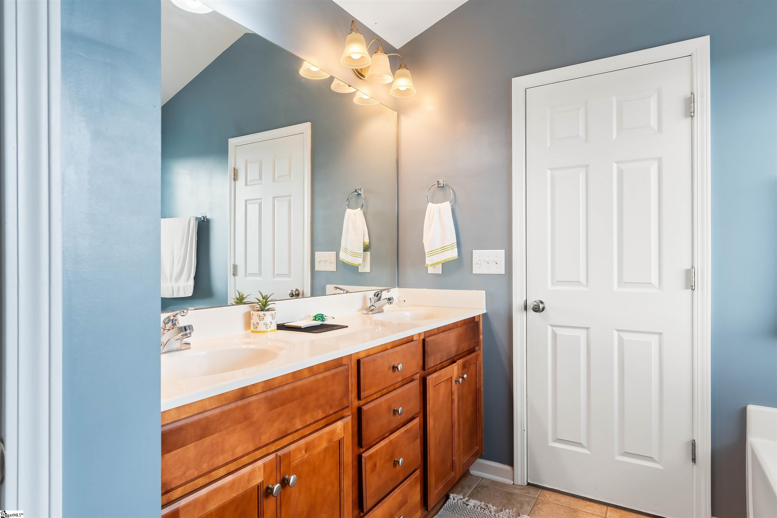 695 Flintrock Drive Boiling Springs, SC 29316