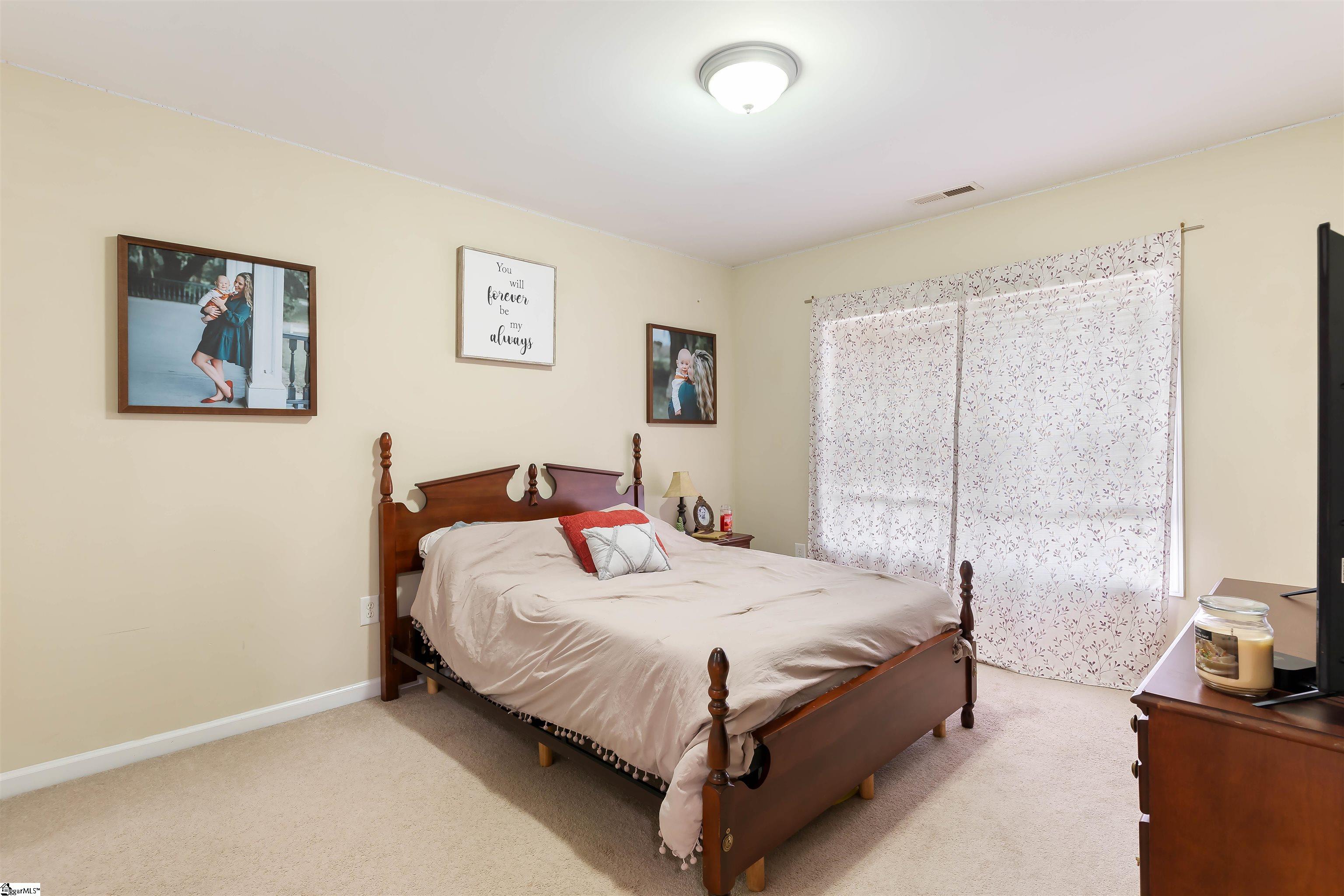 695 Flintrock Drive Boiling Springs, SC 29316