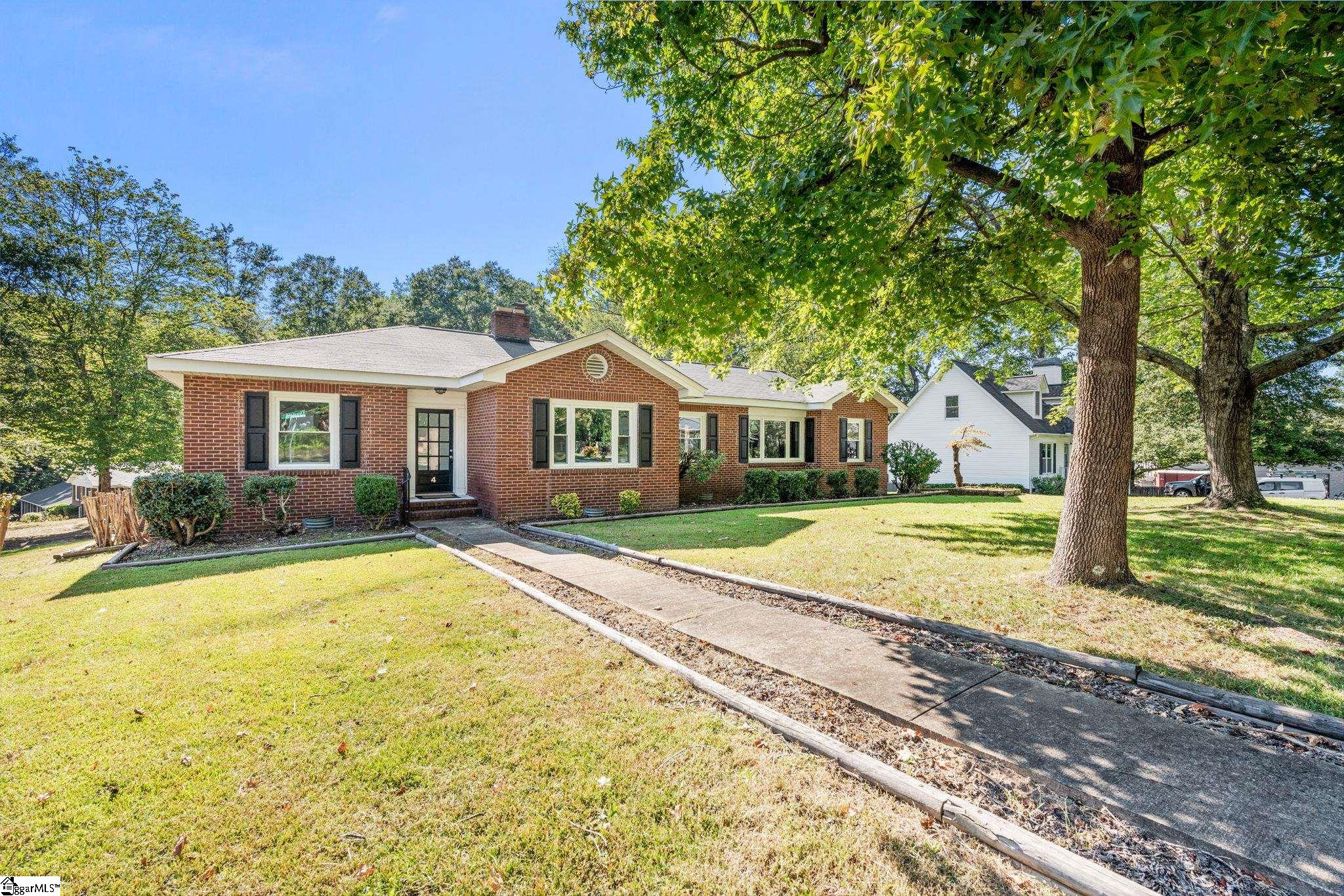 4 Elizabeth Drive Greenville, SC 29615