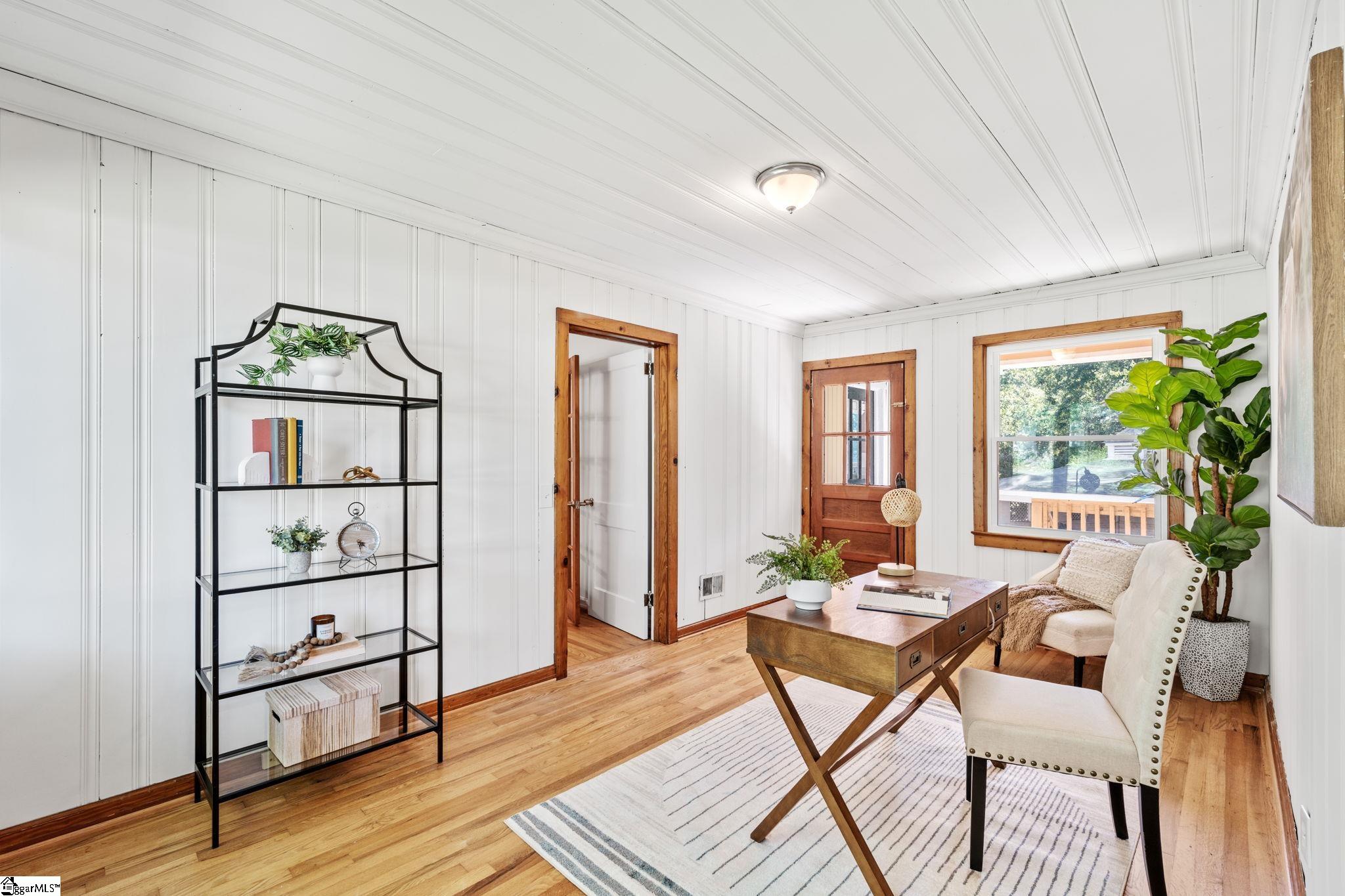 4 Elizabeth Drive Greenville, SC 29615
