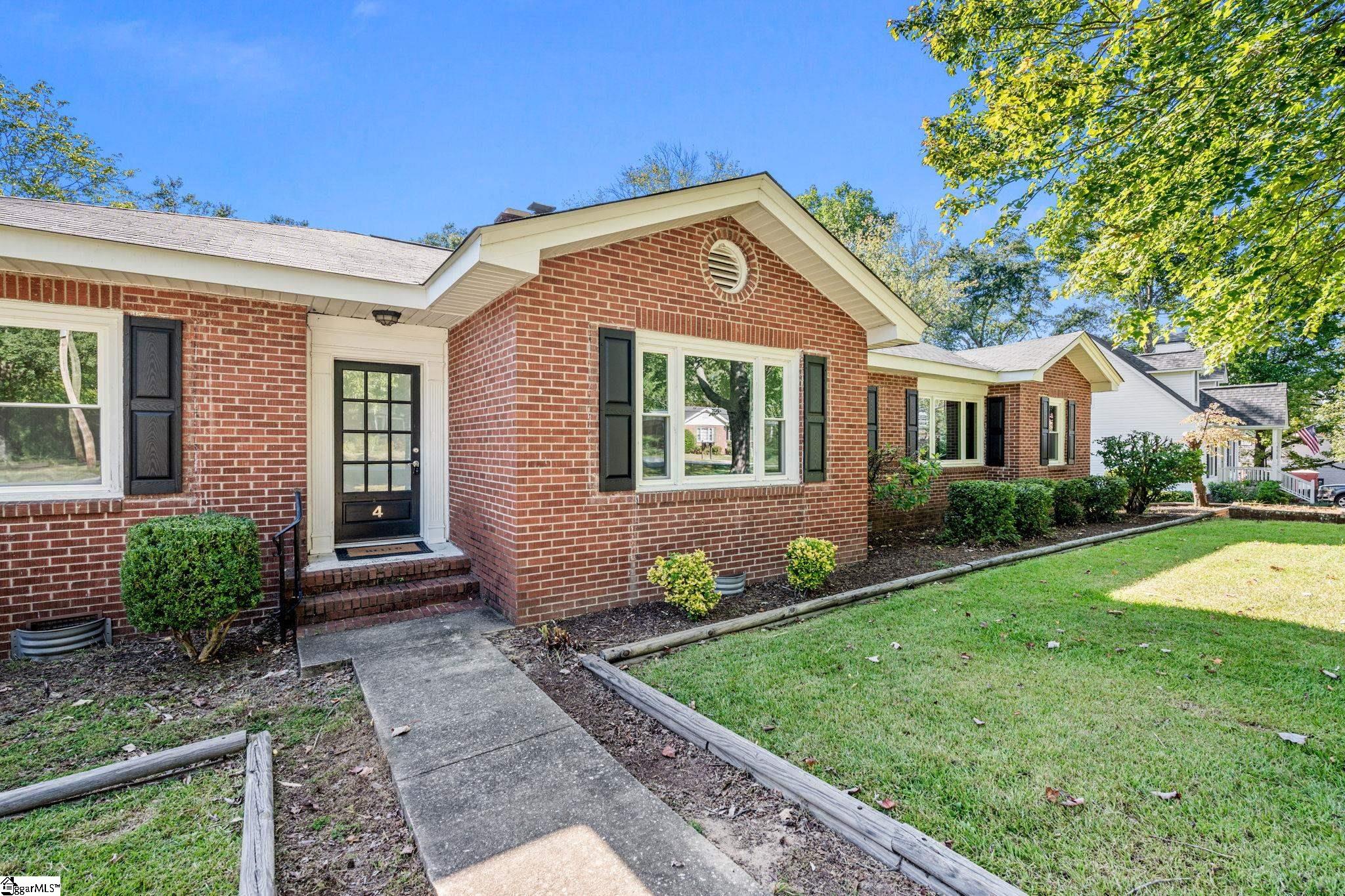 4 Elizabeth Drive Greenville, SC 29615