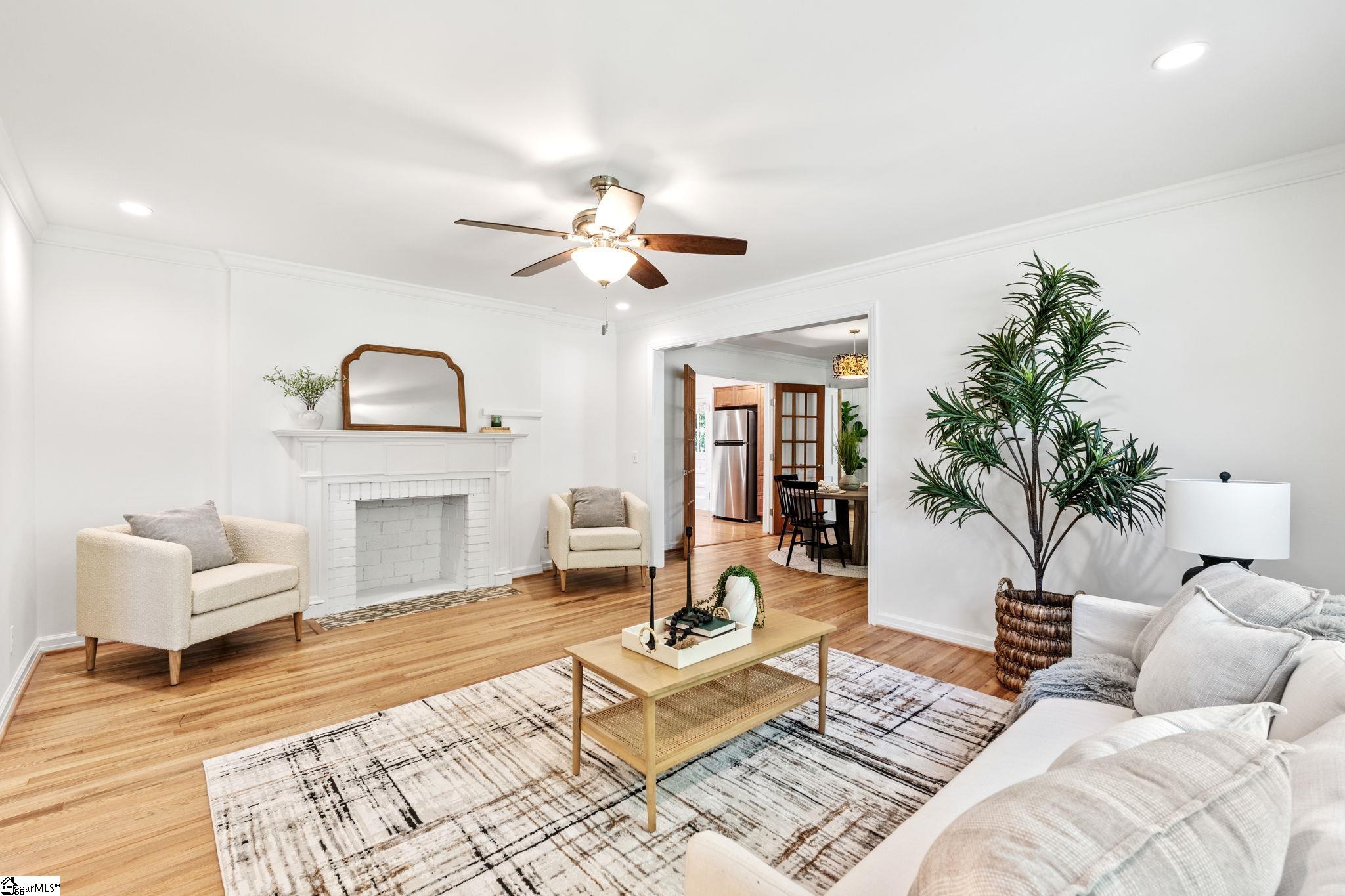 4 Elizabeth Drive Greenville, SC 29615