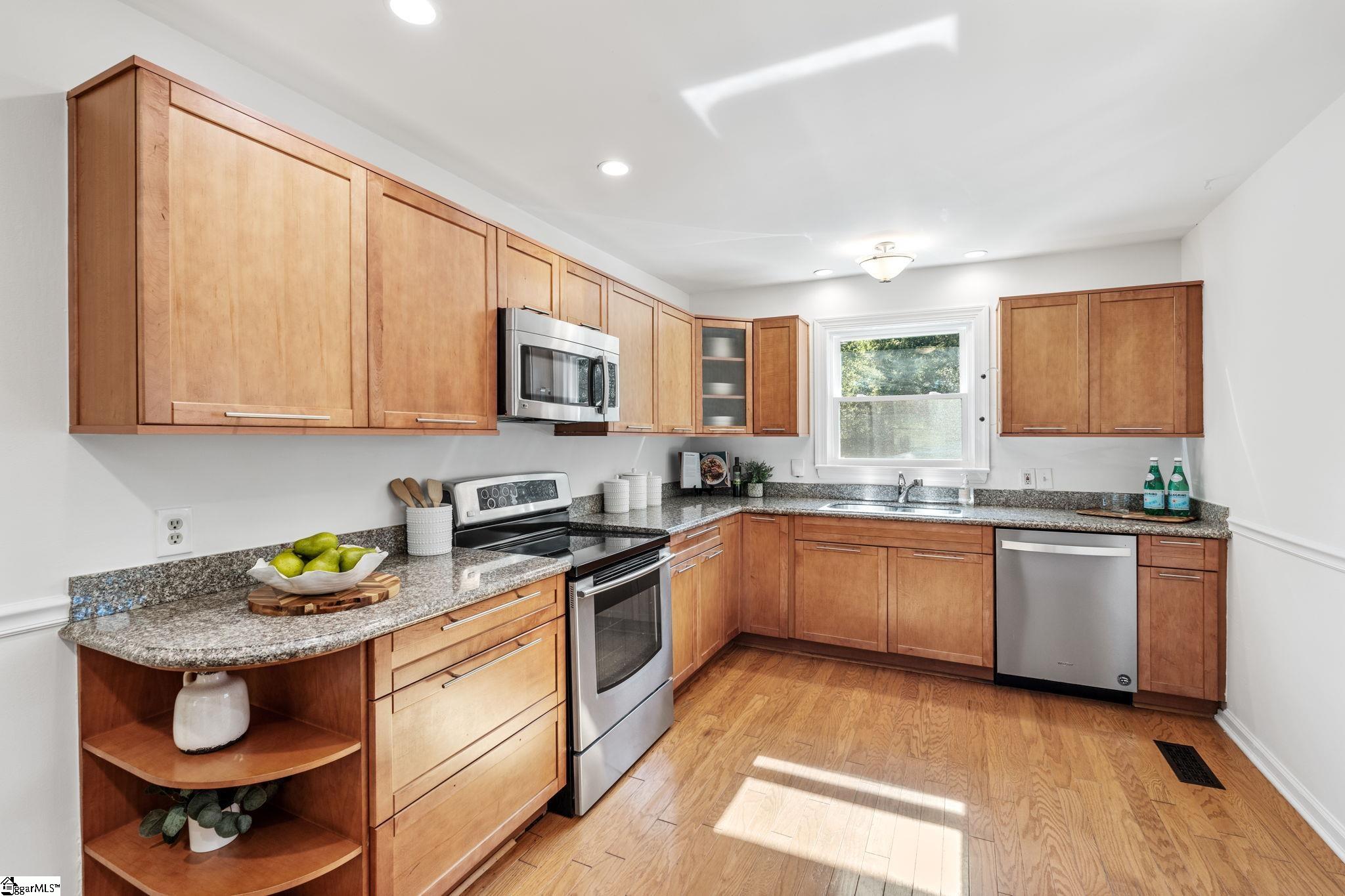 4 Elizabeth Drive Greenville, SC 29615