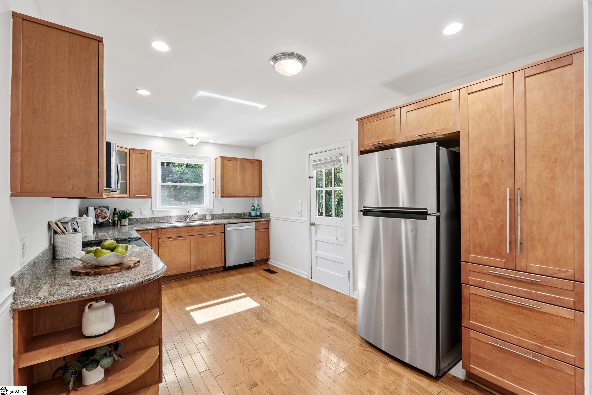4 Elizabeth Drive Greenville, SC 29615