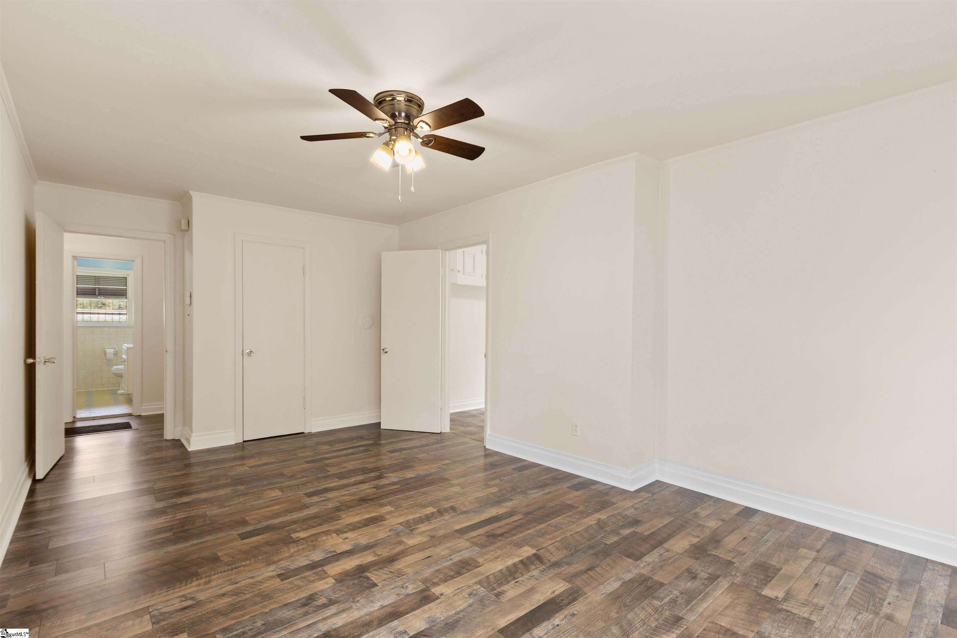 509 W Carolina Avenue Clinton, SC 29325