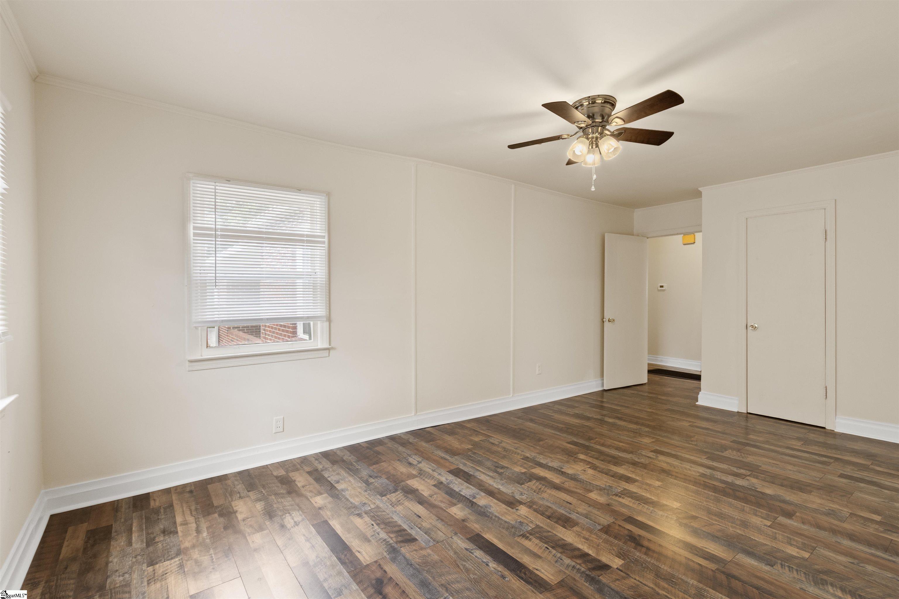 509 W Carolina Avenue Clinton, SC 29325