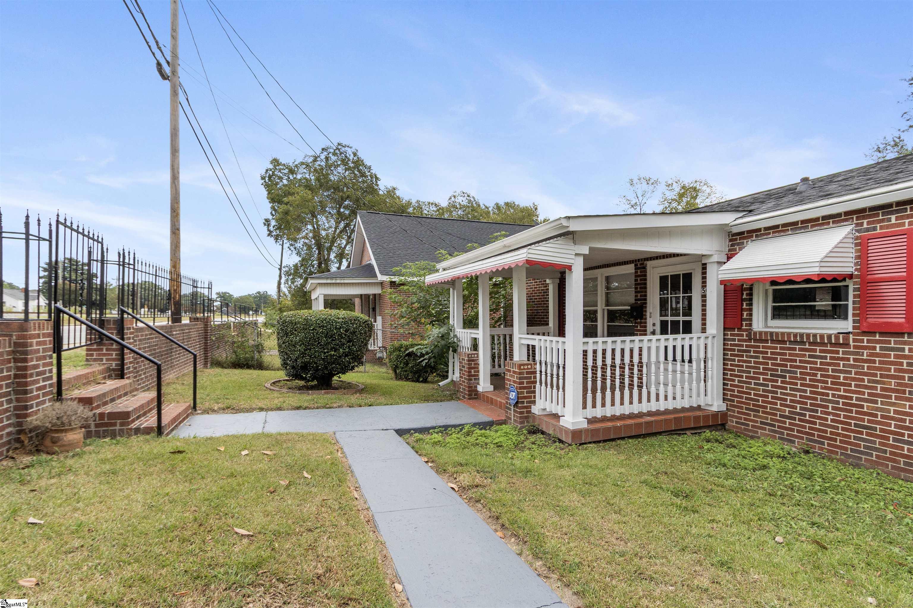 509 W Carolina Avenue Clinton, SC 29325