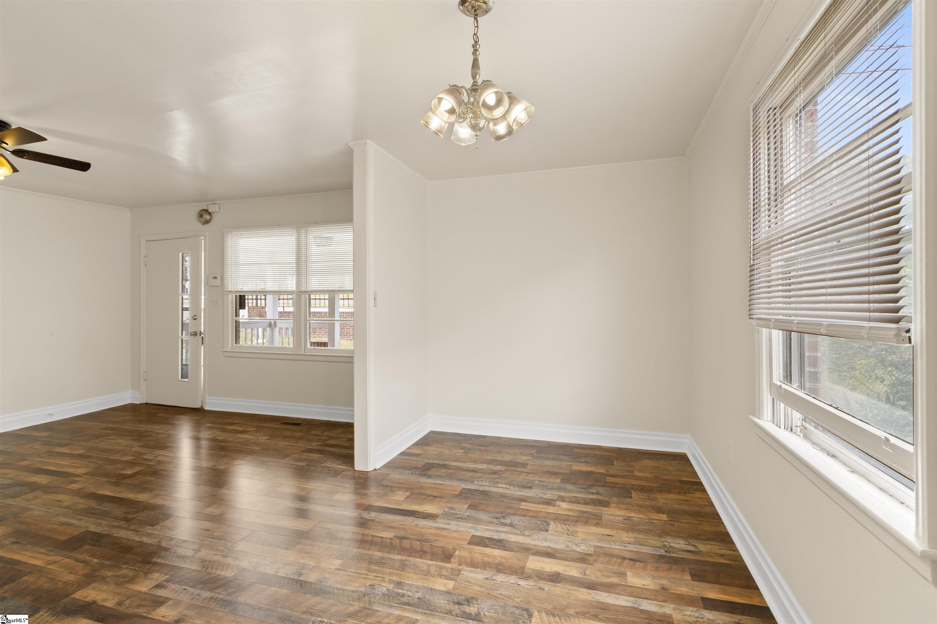 509 W Carolina Avenue Clinton, SC 29325