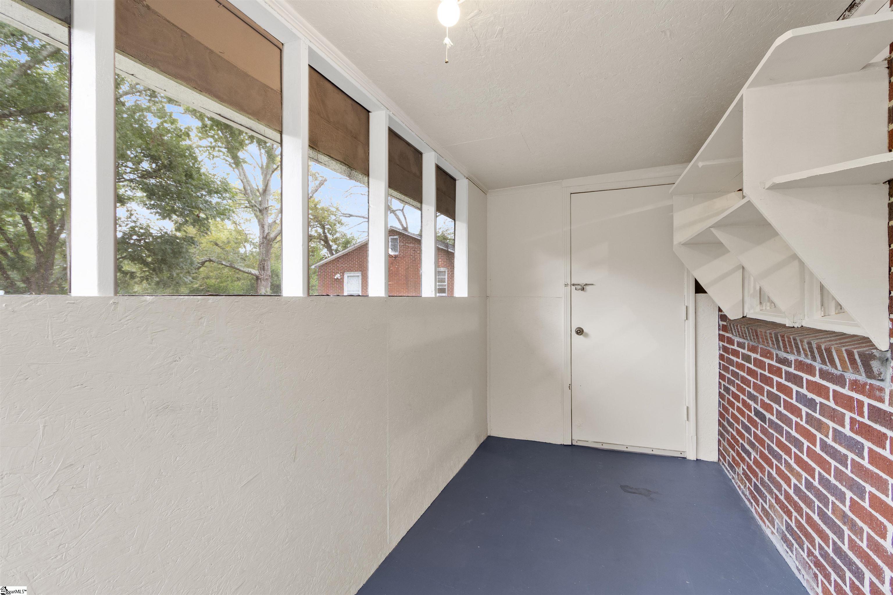 509 W Carolina Avenue Clinton, SC 29325