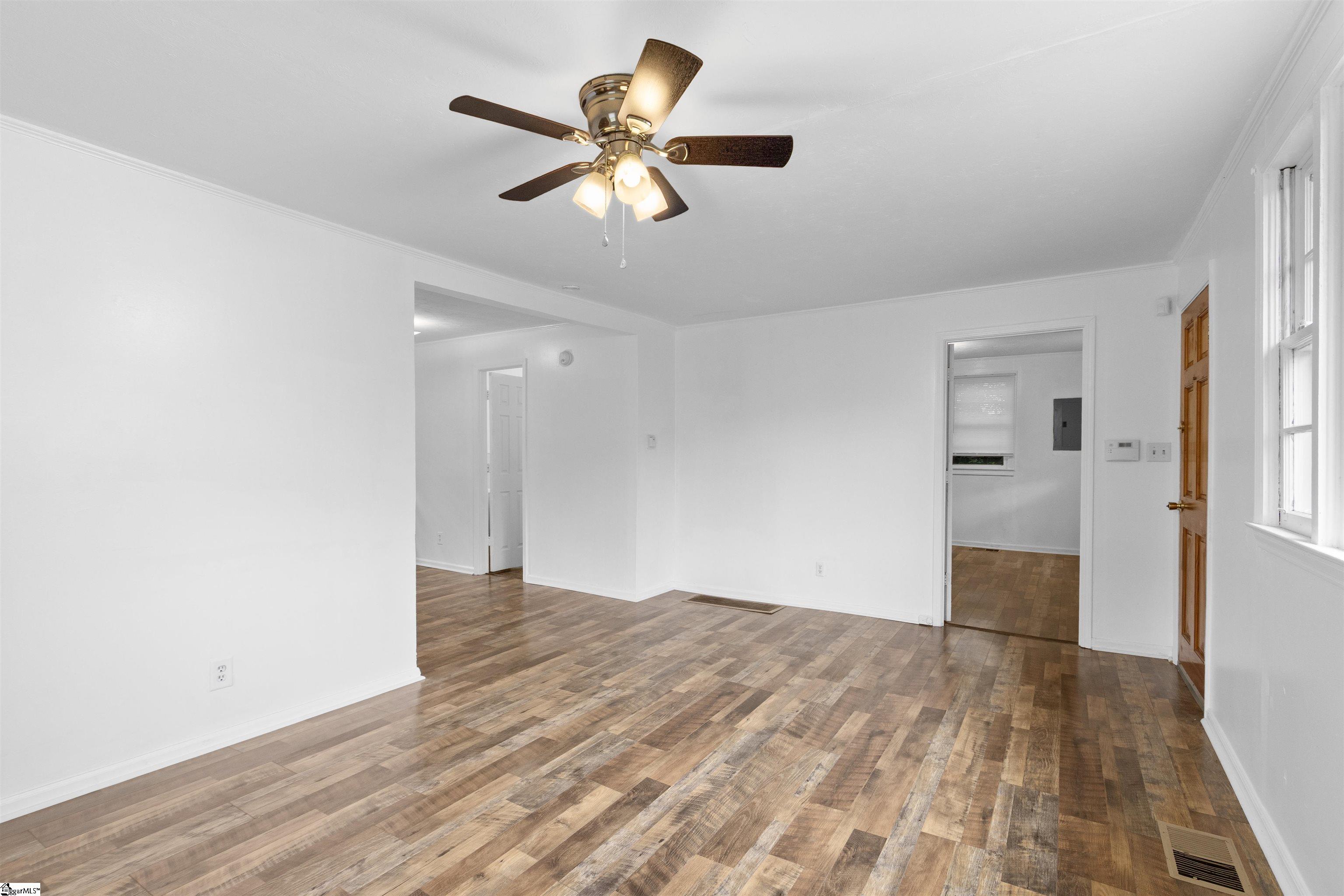 509 W Carolina Avenue Clinton, SC 29325