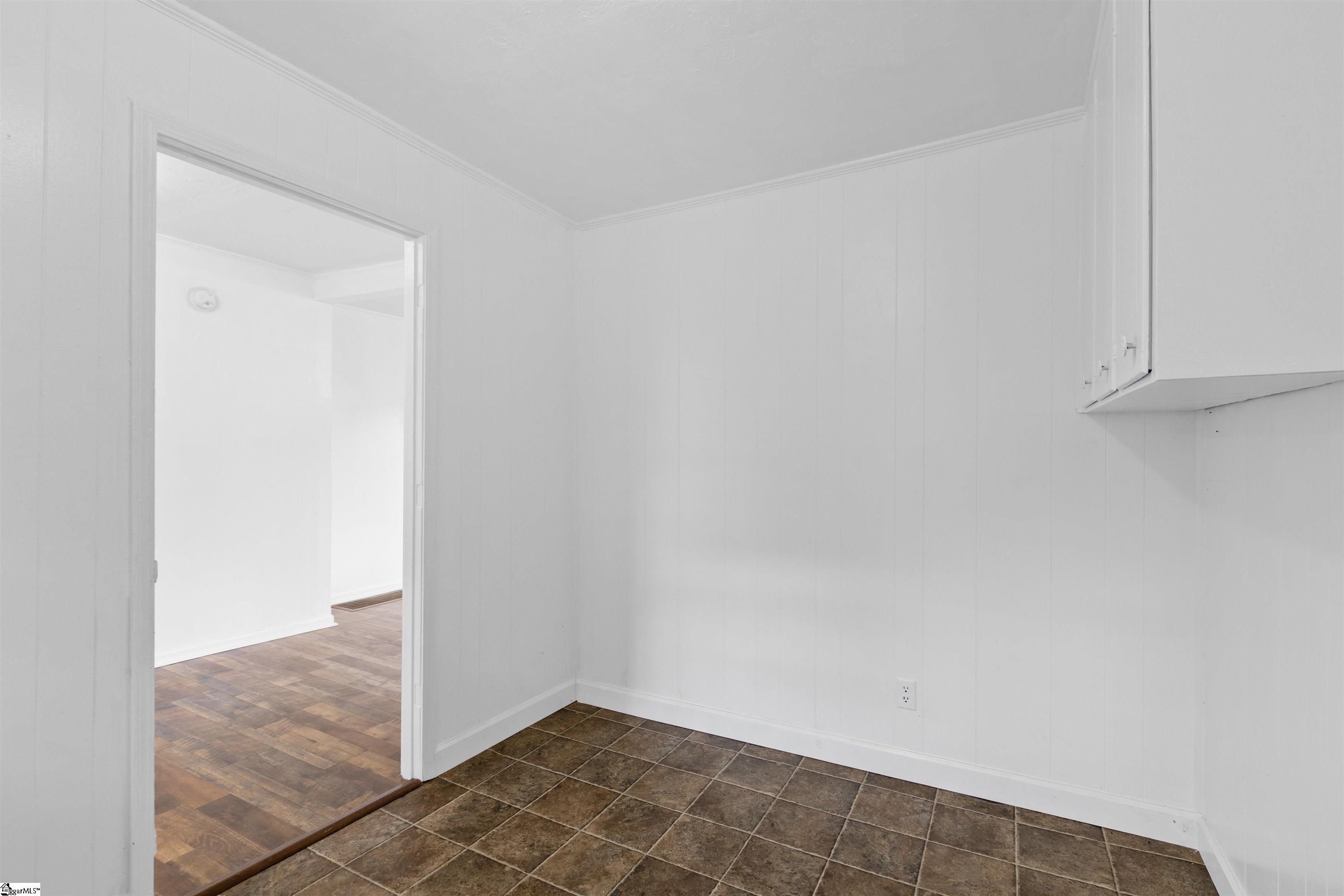 509 W Carolina Avenue Clinton, SC 29325