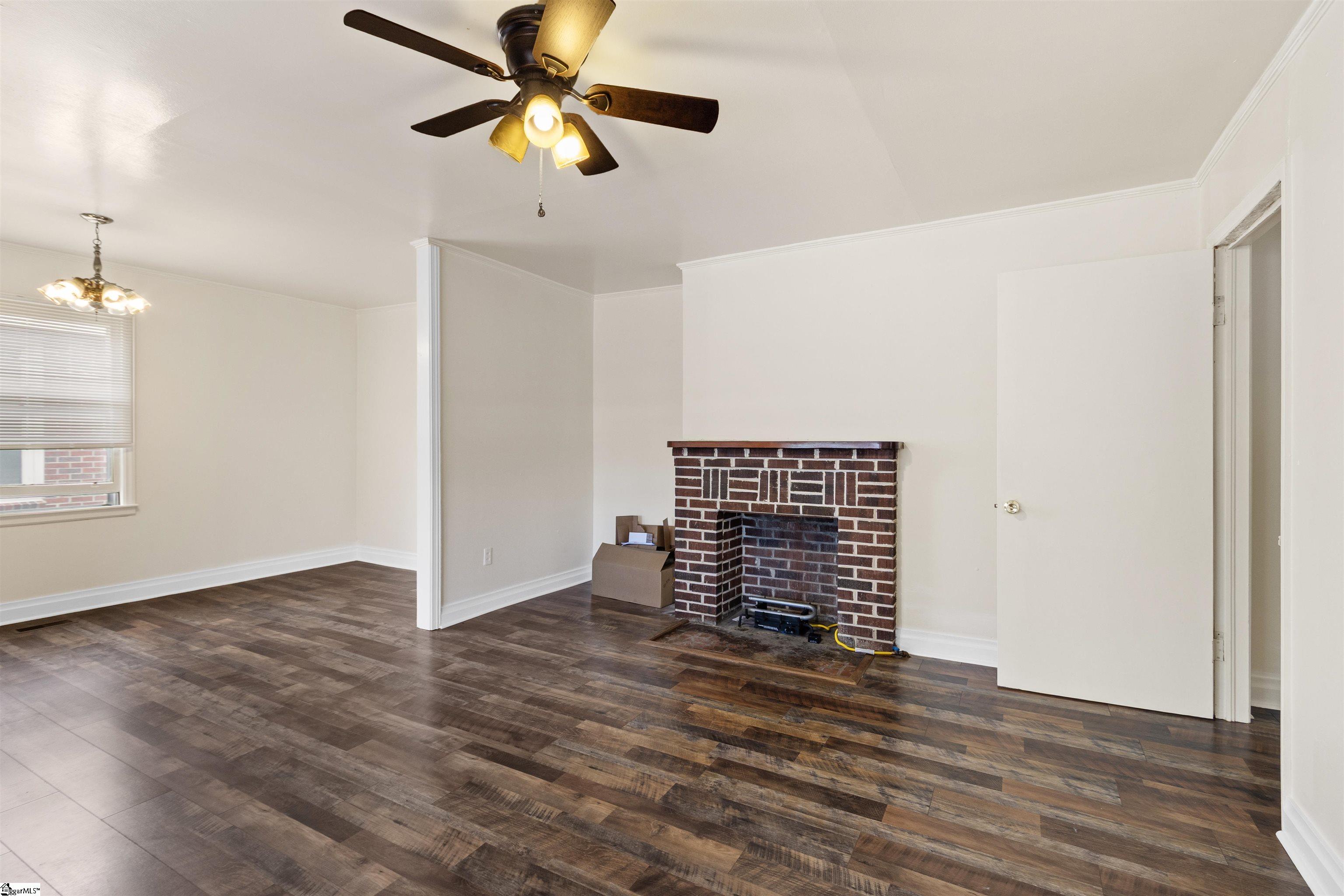 509 W Carolina Avenue Clinton, SC 29325