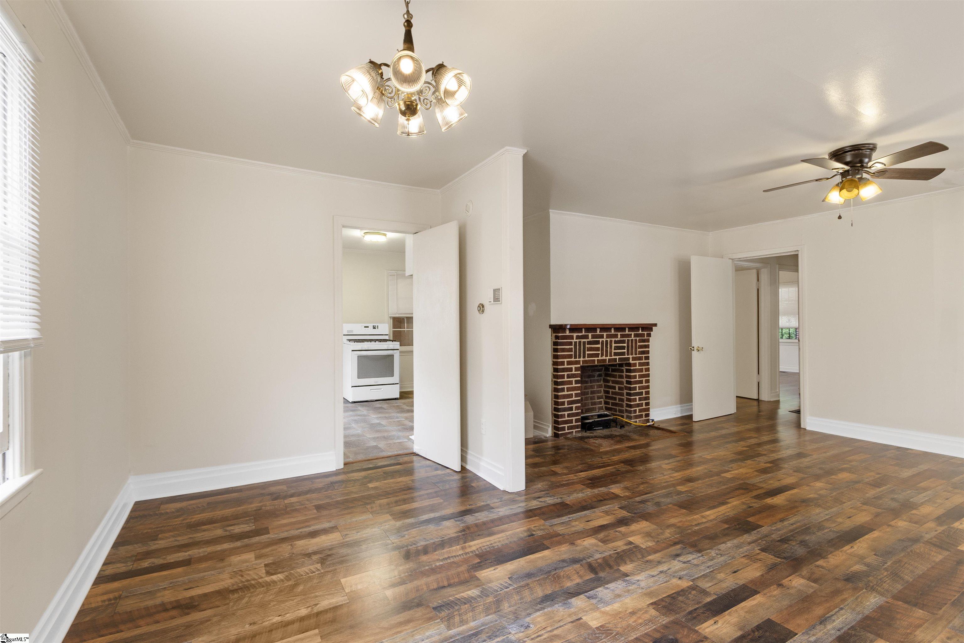 509 W Carolina Avenue Clinton, SC 29325