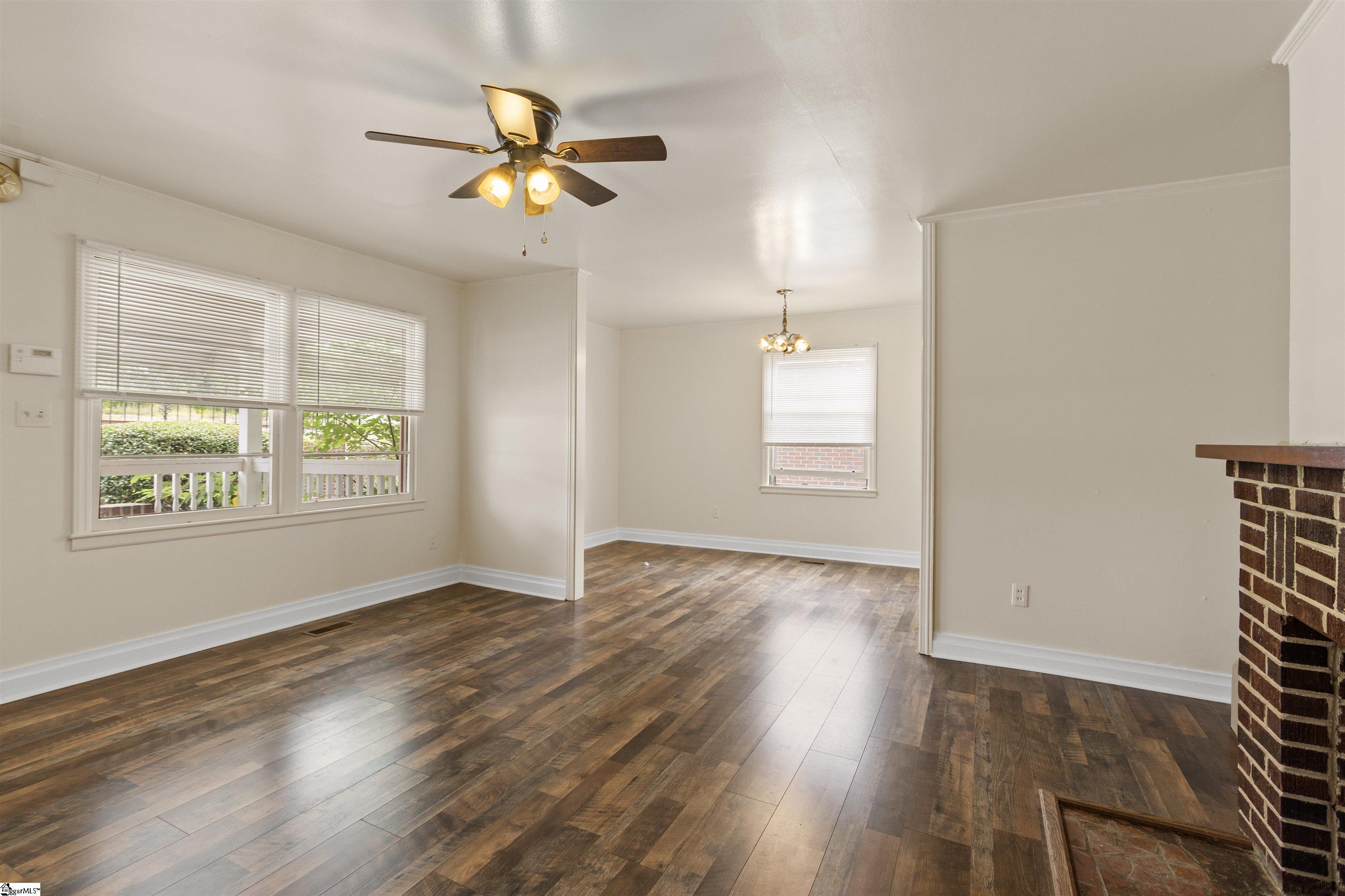509 W Carolina Avenue Clinton, SC 29325