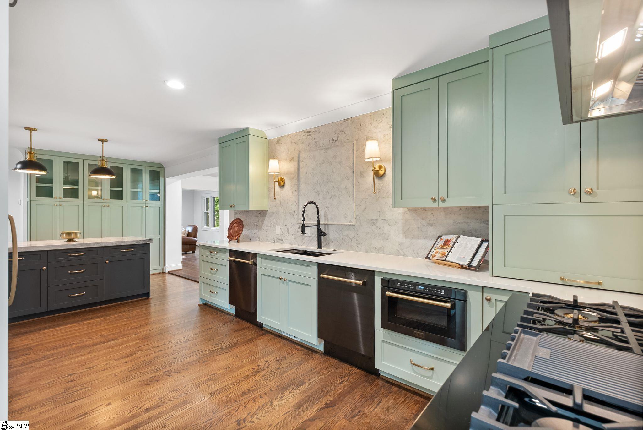 118 Tindal Avenue Greenville, SC 29605