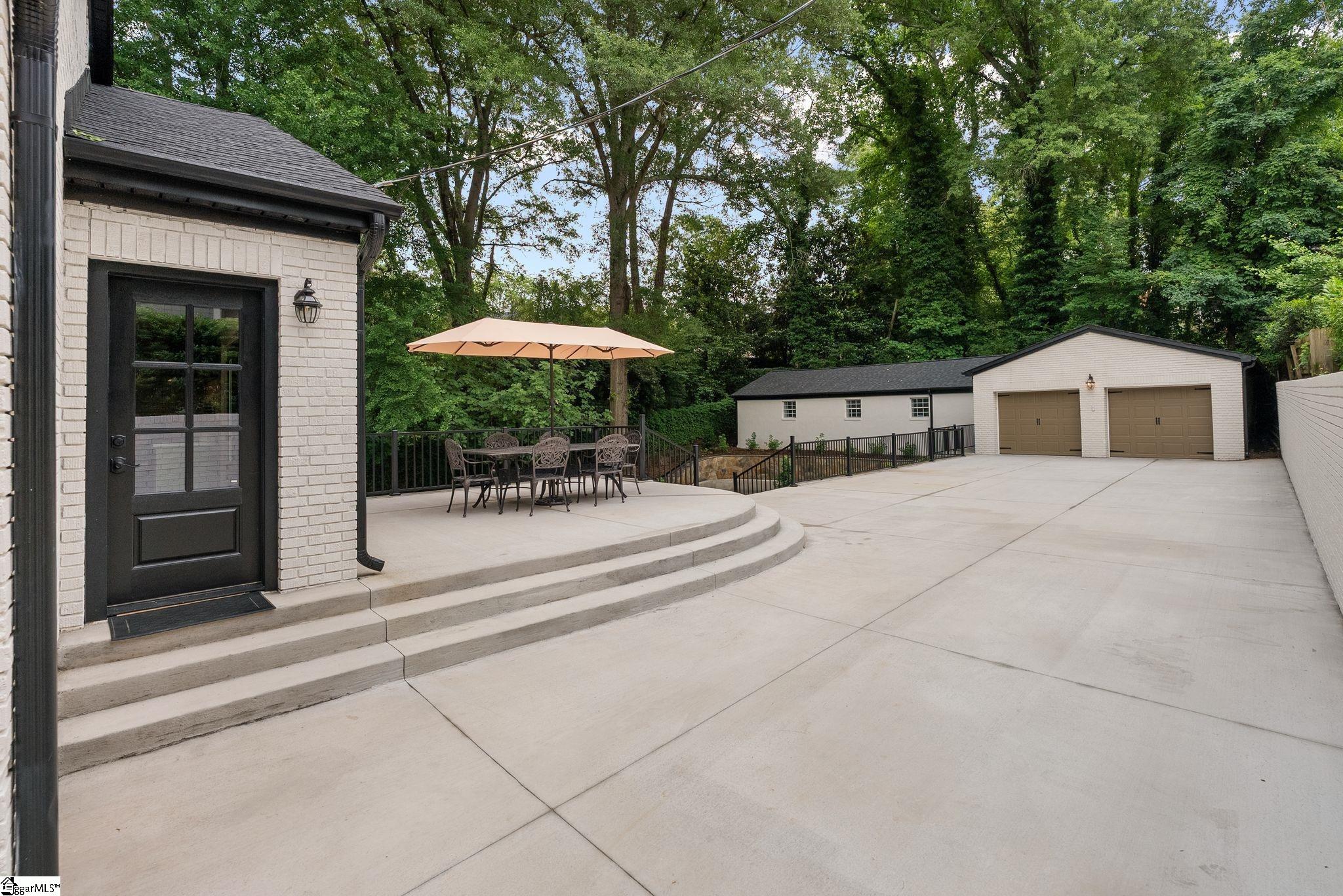 118 Tindal Avenue Greenville, SC 29605