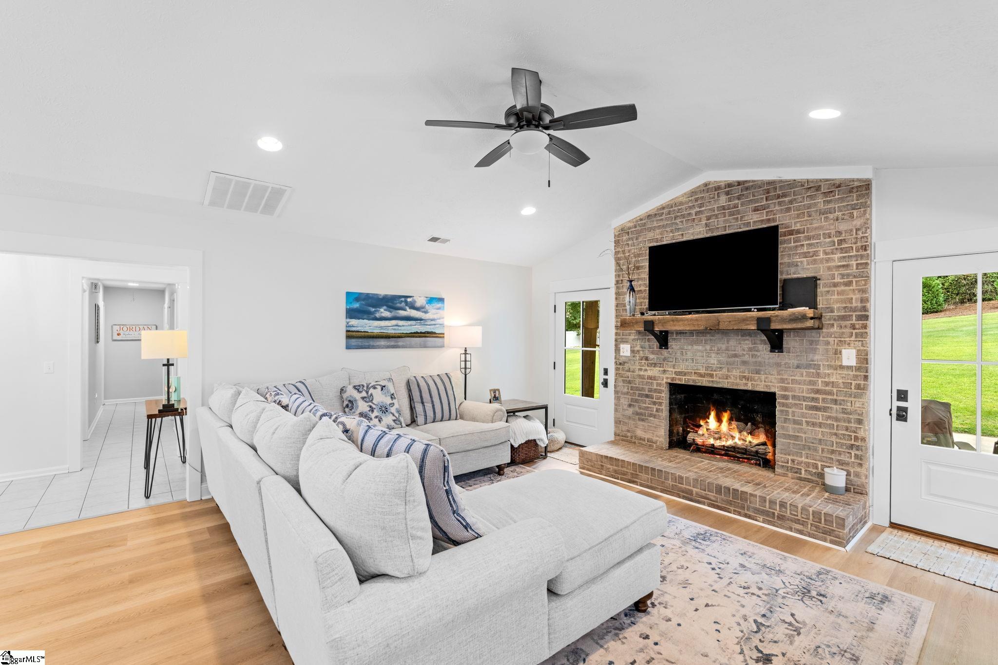 406 Huntington Road Easley, SC 29642