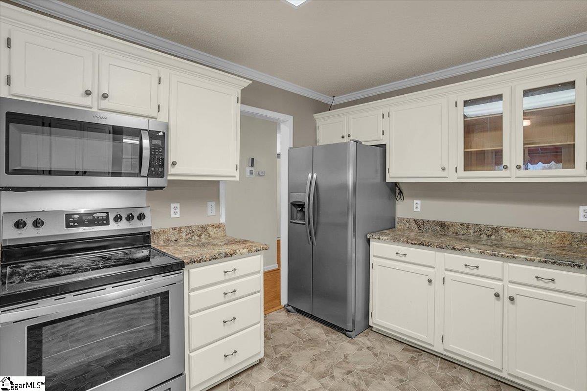 220 Creek Forest Drive Greenville, SC 29615