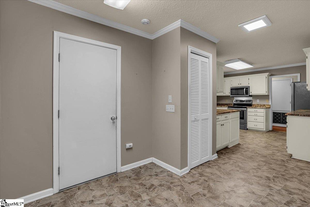 220 Creek Forest Drive Greenville, SC 29615