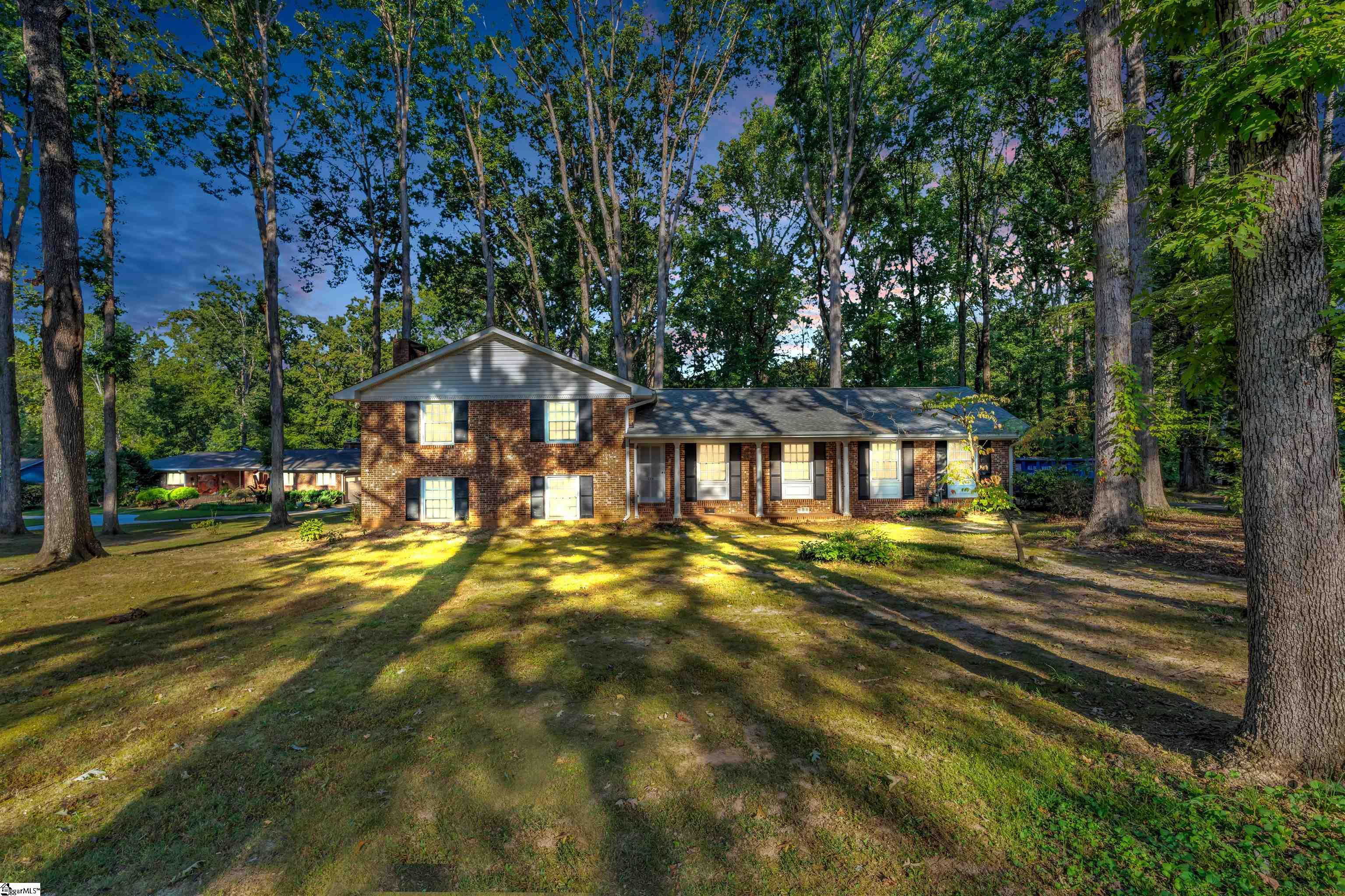 216 Dellrose Circle Taylors, SC 29687