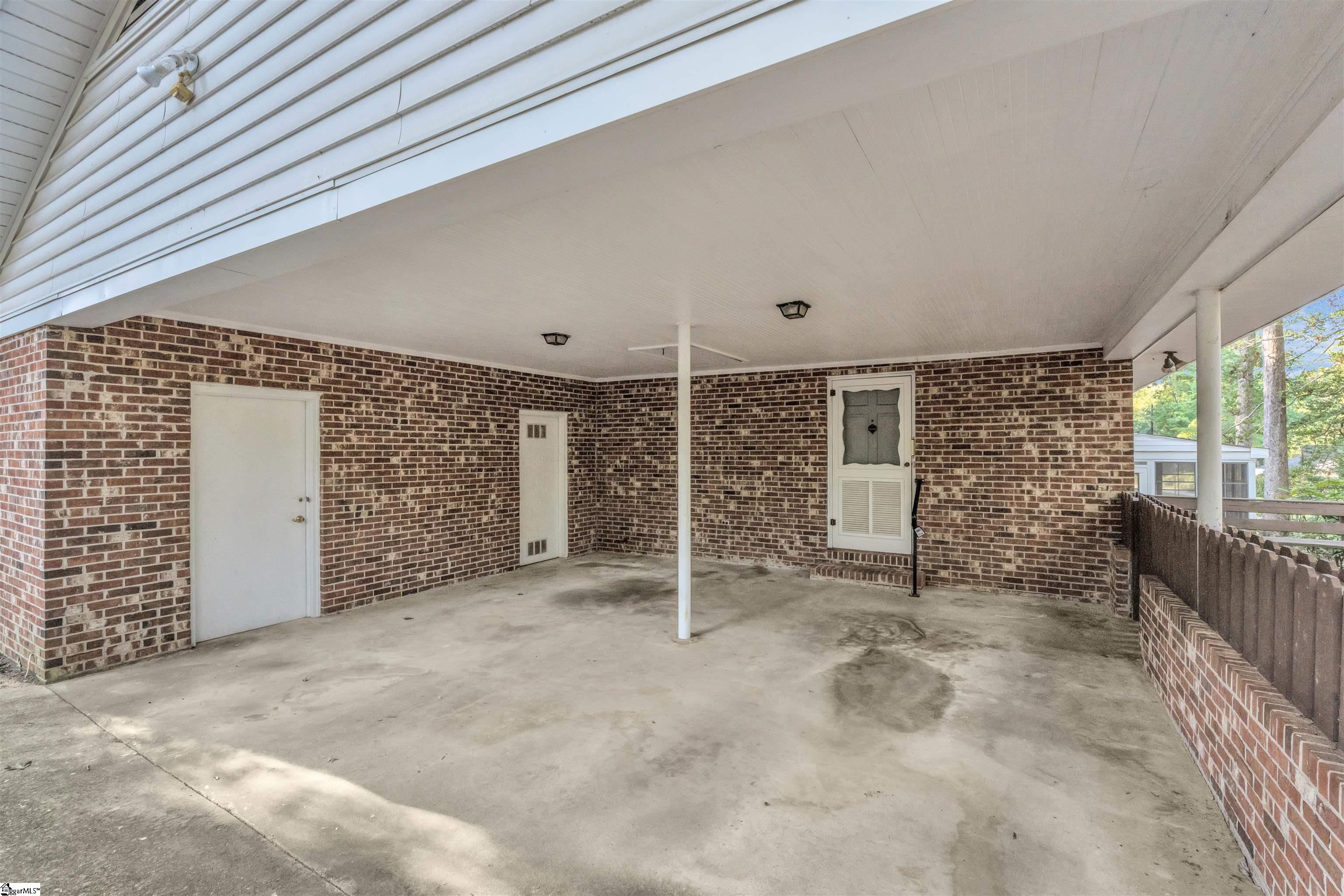 216 Dellrose Circle Taylors, SC 29687