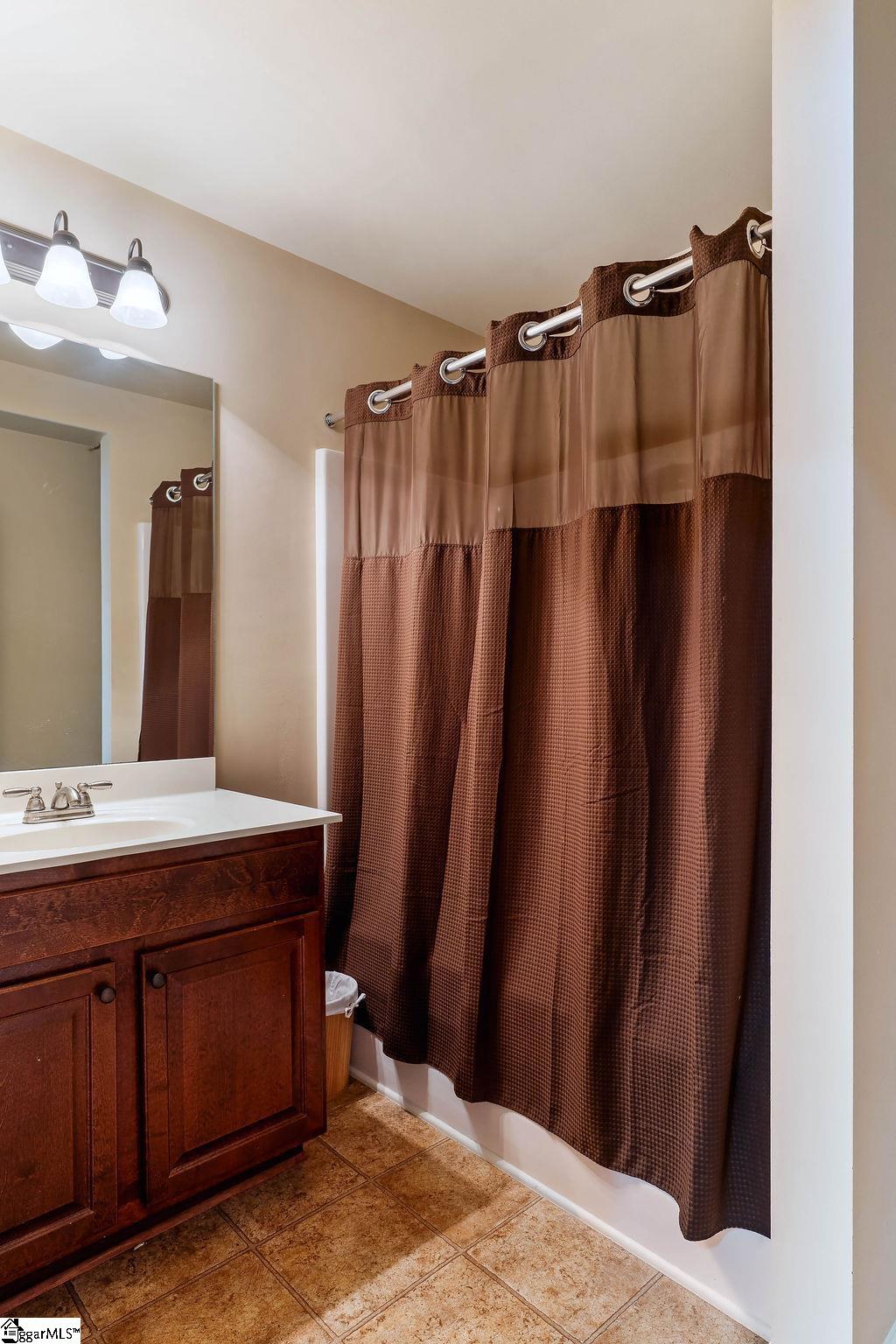 125 Kettle Oak Way Simpsonville, SC 29680