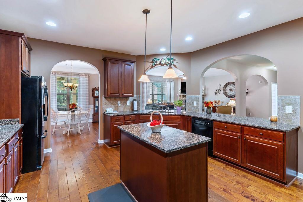 125 Kettle Oak Way Simpsonville, SC 29680