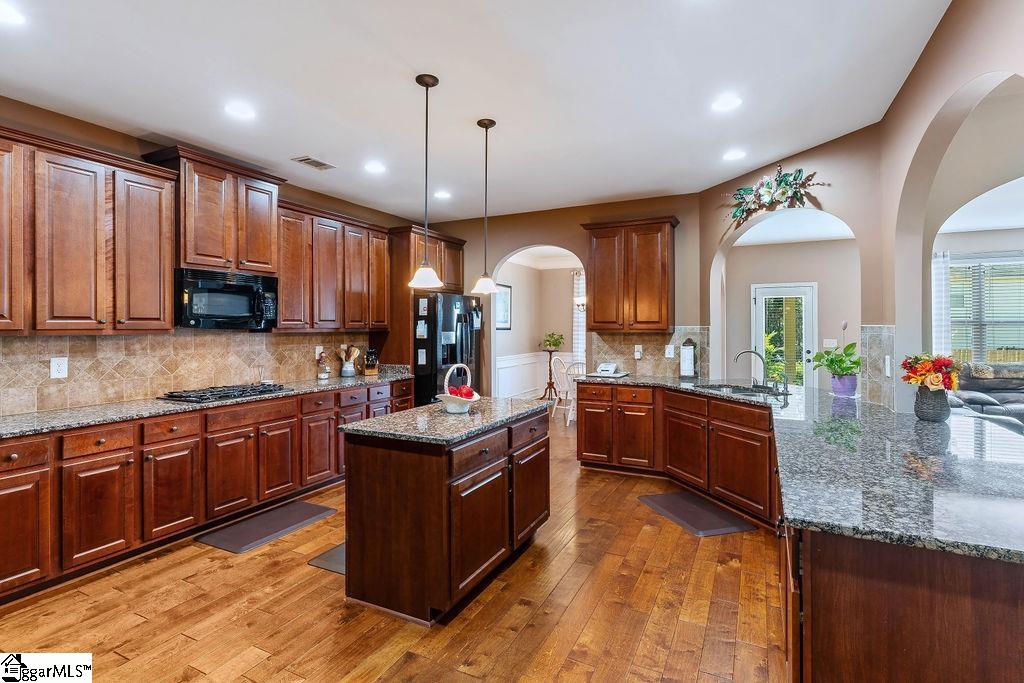 125 Kettle Oak Way Simpsonville, SC 29680